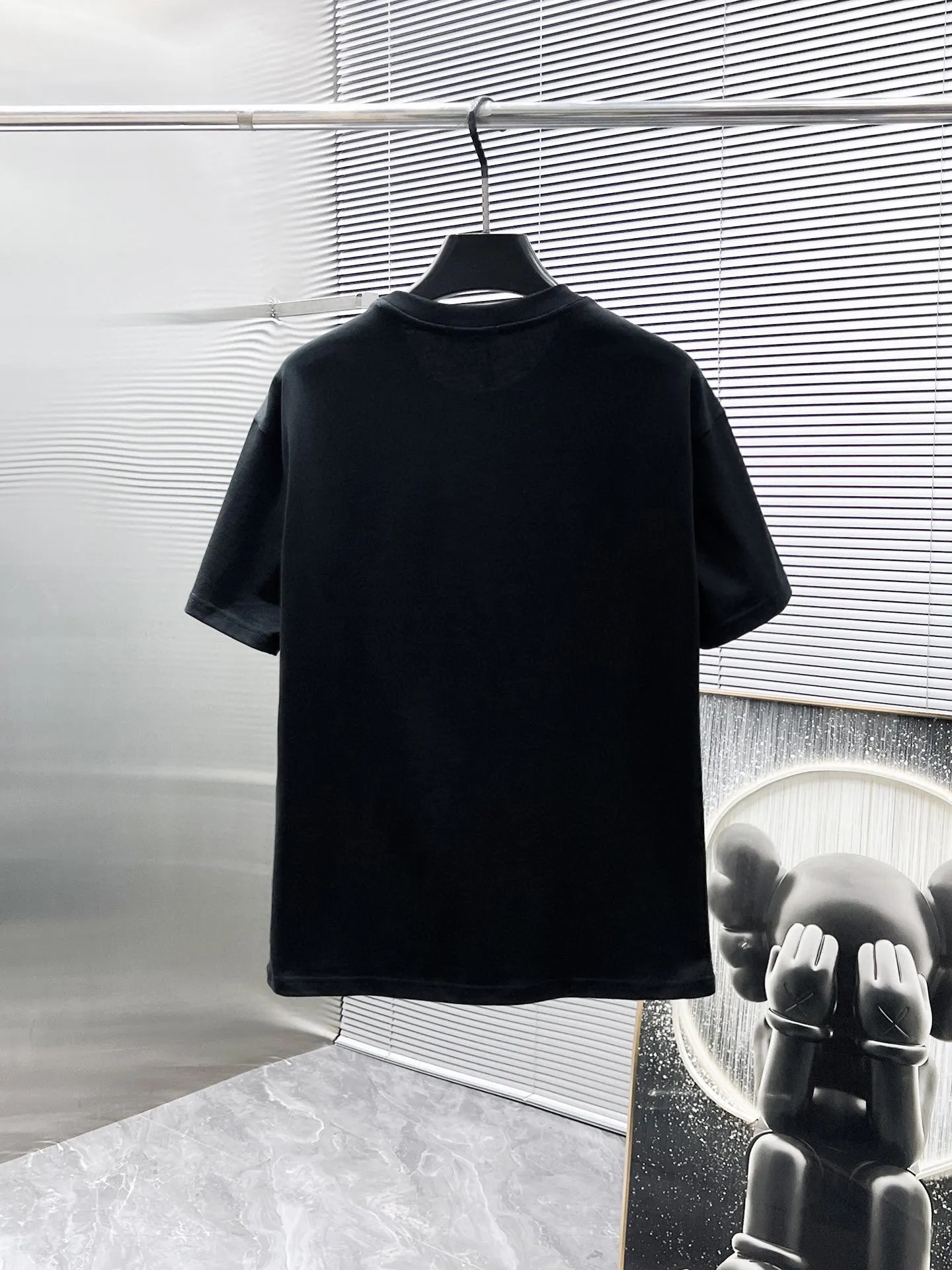P560 Brand [MONCLER Mouth Covered] 2025 round neck short-sleeved shorts suit. The pure cotton fabric upper body will not be stuffy, the smooth and comfortable skin-friendly effect is more breathable, the fabric has its own texture, classic logo technology, a new interpretation from a unique angle, the first choice for fashion and versatility! Size: M-3XL (maximum wear: 190 pounds)