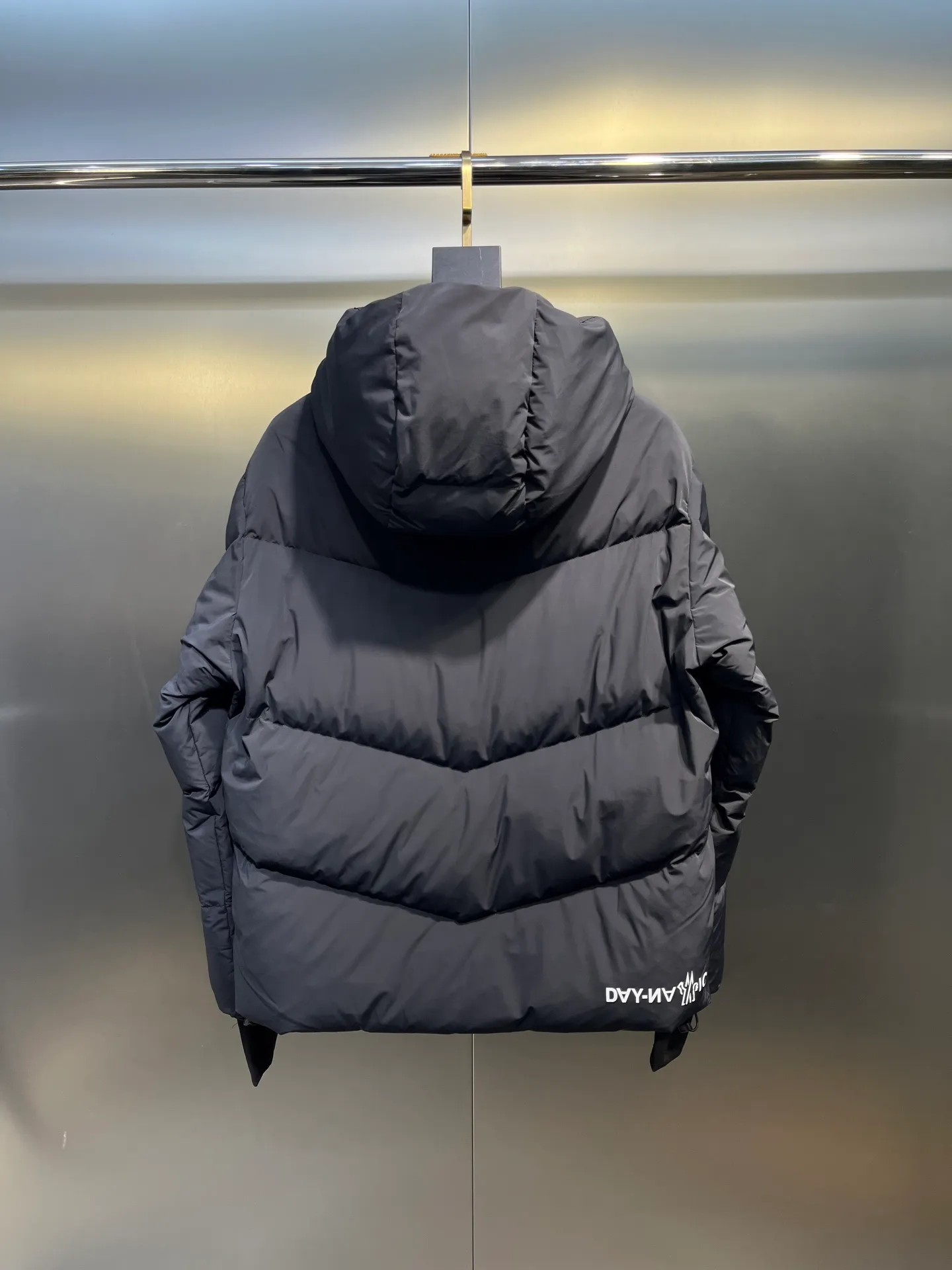 P1080 𝑴𝒐𝒏𝒄𝒍𝒆𝒓 / Grenoble Arcesaz Hooded Comfortable Zipper Closure Loose Long Sleeve Down Jacket / Men's Size: 1 2 3 4 5 Product Color: Black Light Brown