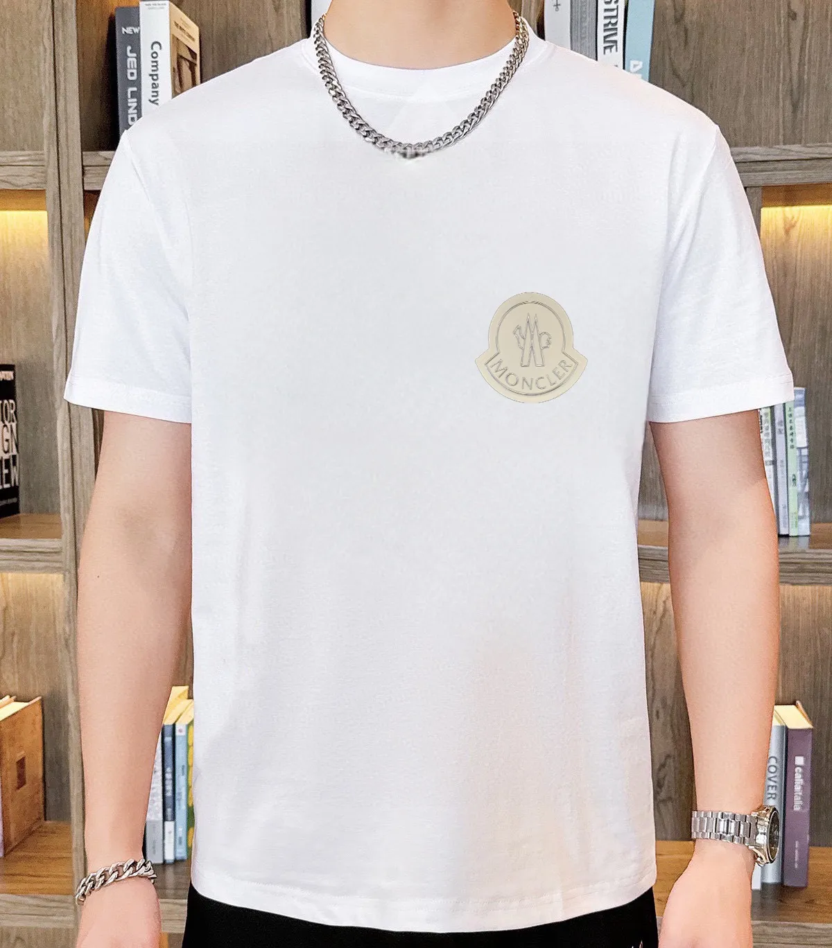 P330 [MONCLER] (Fat Man's Gospel) The same style as the 2025 official website. World-renowned luxury brand. Summer men's (double mercerized) high-quality 🐂 suit. It is made of imported original fabrics. It is a trendy style of the season and a versatile hit. Simple and elegant, precise workmanship allows you to be at the top of fashion. Size: M-5XL (can be worn up to 220 pounds)