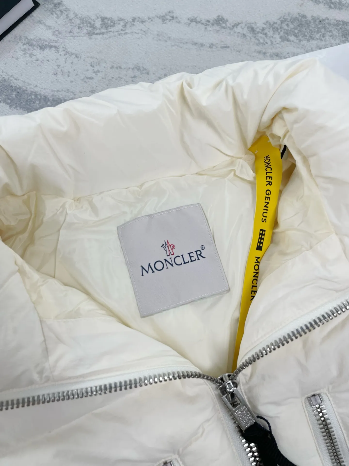 P1230 (high version) Moncler-Mask-25ssMONCLER GENIUS × Willow Smith joint model Double-ended zipper adjustable cuffs embroidered logo patch 90 down down jacket Size: 0 1 2 3 4