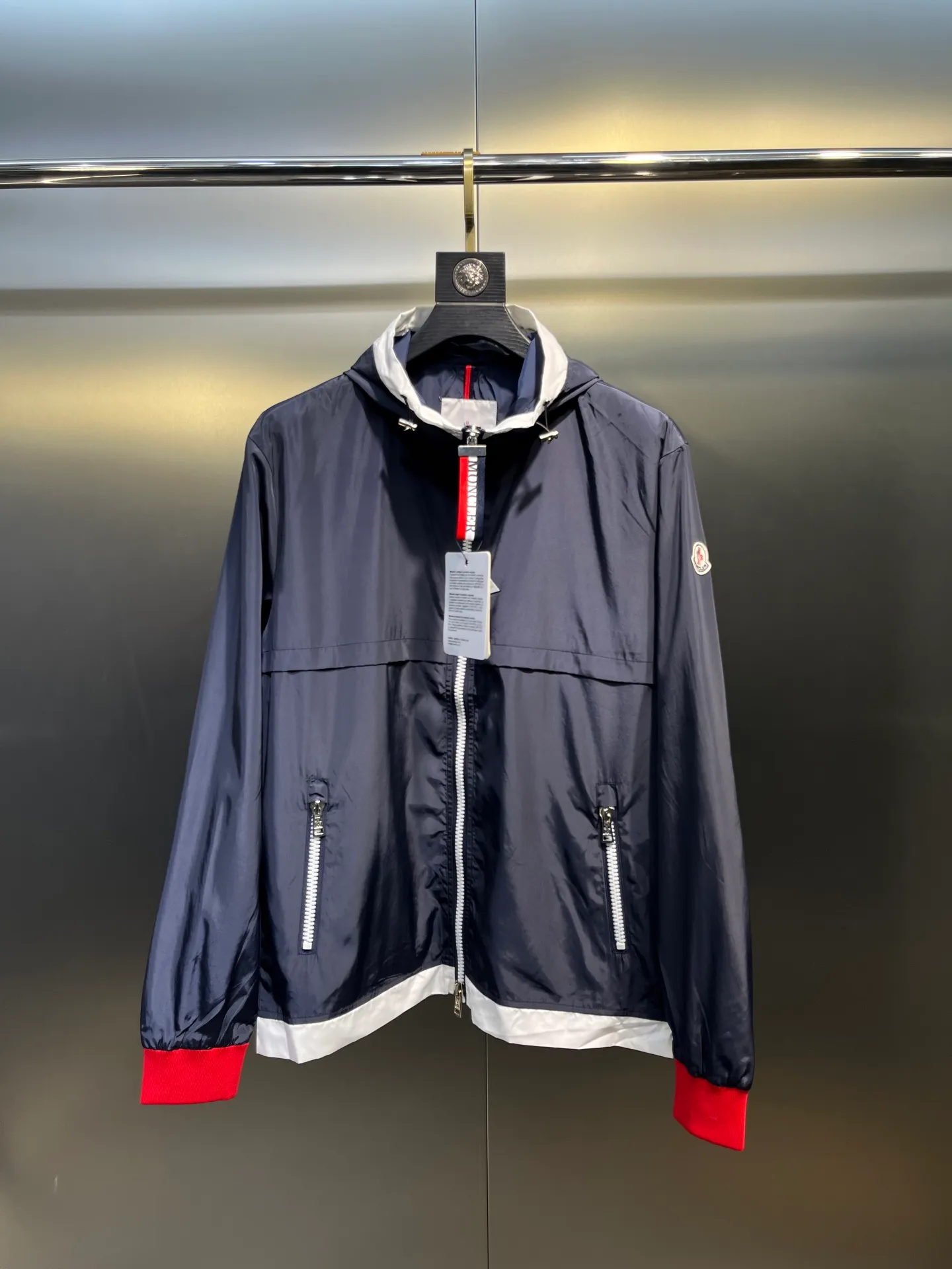P620 MONCLER丨Sleeve ribbon zipper hooded windbreaker Color: Picture color Size: M-3XL (size 2-6)