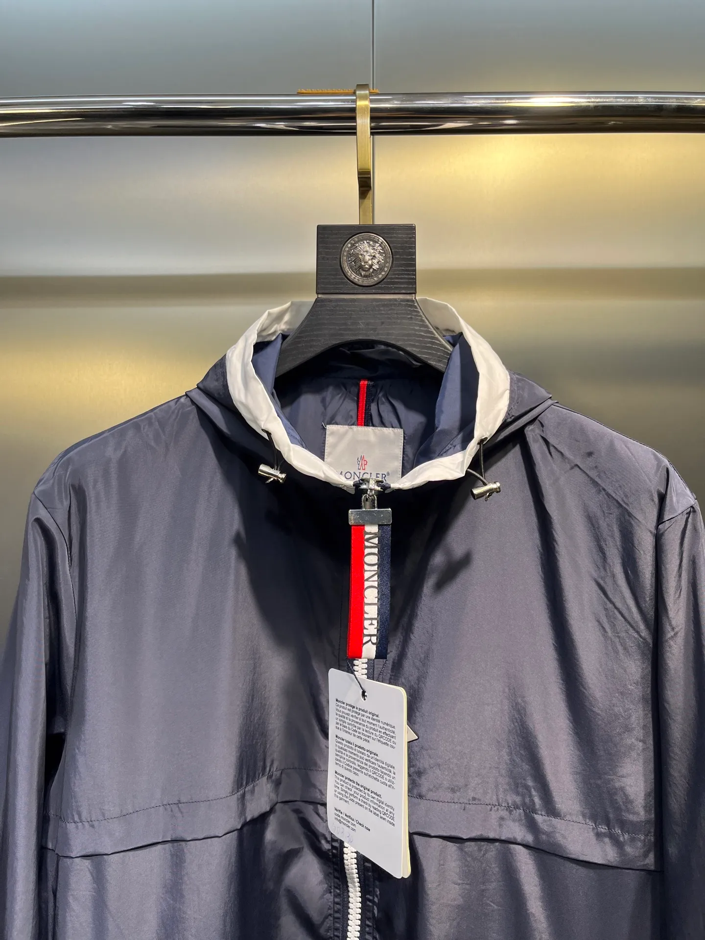 P620 MONCLER丨Sleeve ribbon zipper hooded windbreaker Color: Picture color Size: M-3XL (size 2-6)