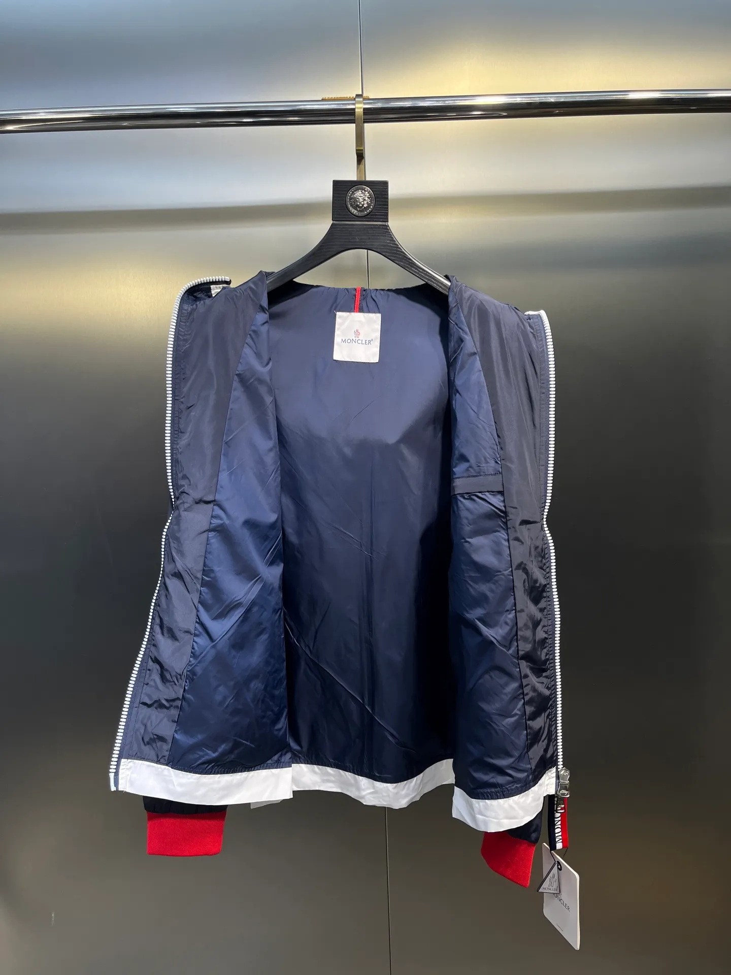 P620 MONCLER丨Sleeve ribbon zipper hooded windbreaker Color: Picture color Size: M-3XL (size 2-6)