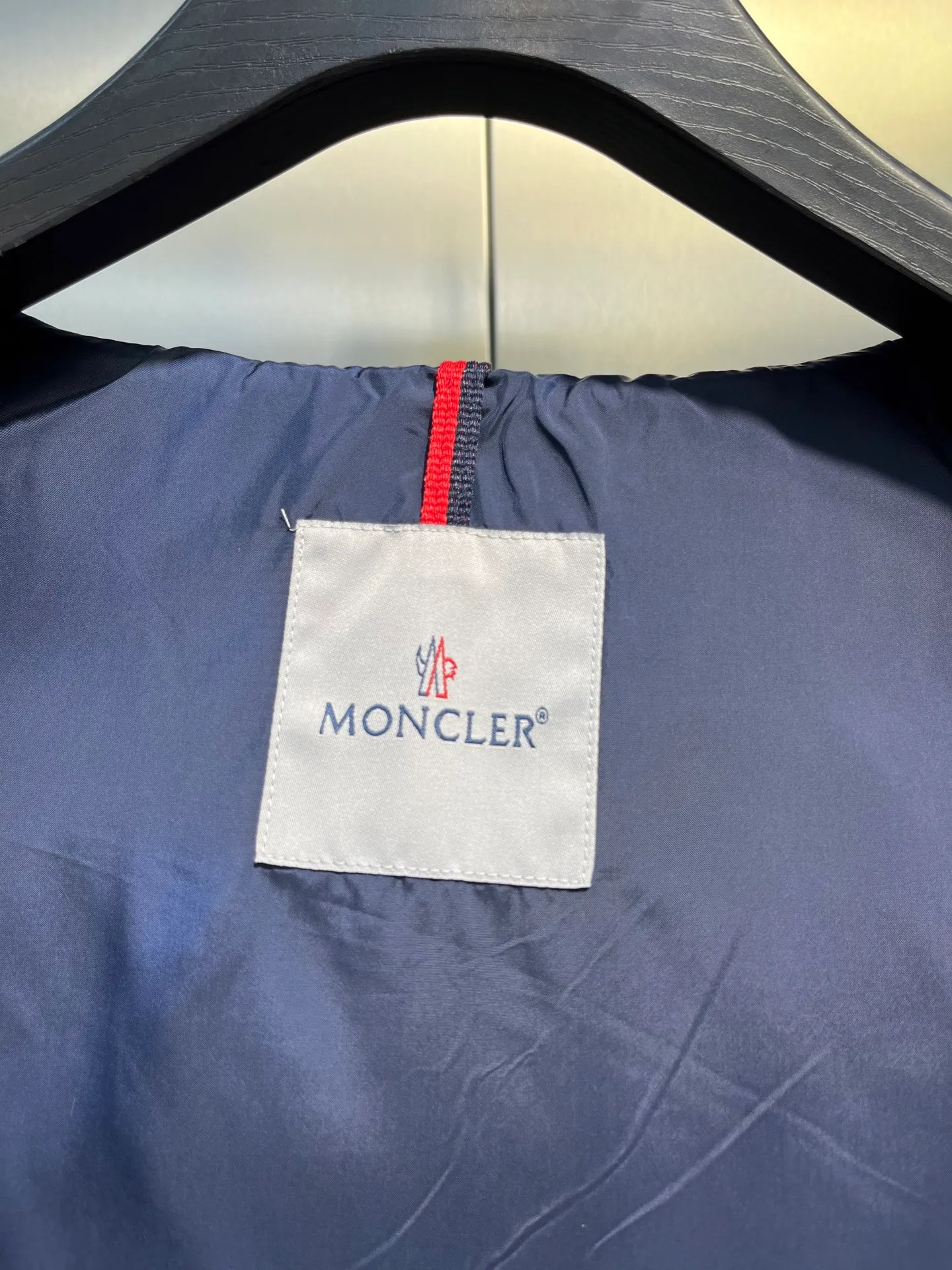 P620 MONCLER丨Sleeve ribbon zipper hooded windbreaker Color: Picture color Size: M-3XL (size 2-6)
