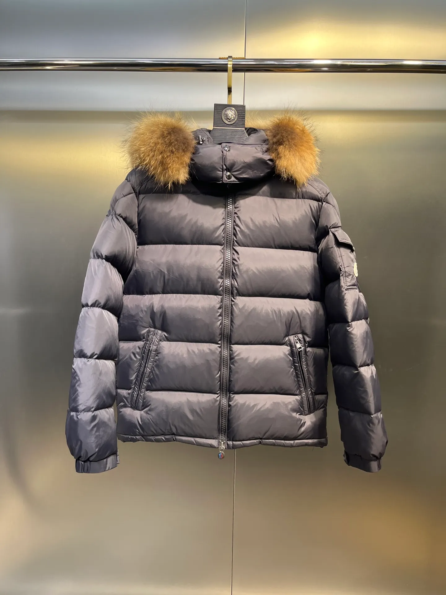 P980 moncler 🌟 Original customized hardware accessories are all imported and original customized. Welcome to compare. Absolutely high quality. Made of top-grade 90 white duck down. Super soft. Full and fluffy. Super heavy-duty. Fabrics with excellent workmanship. Perfect version. Note. Fabric is super comfortable. Exclusive model. Non-market product. Same sizes for men and women.  size: 12345