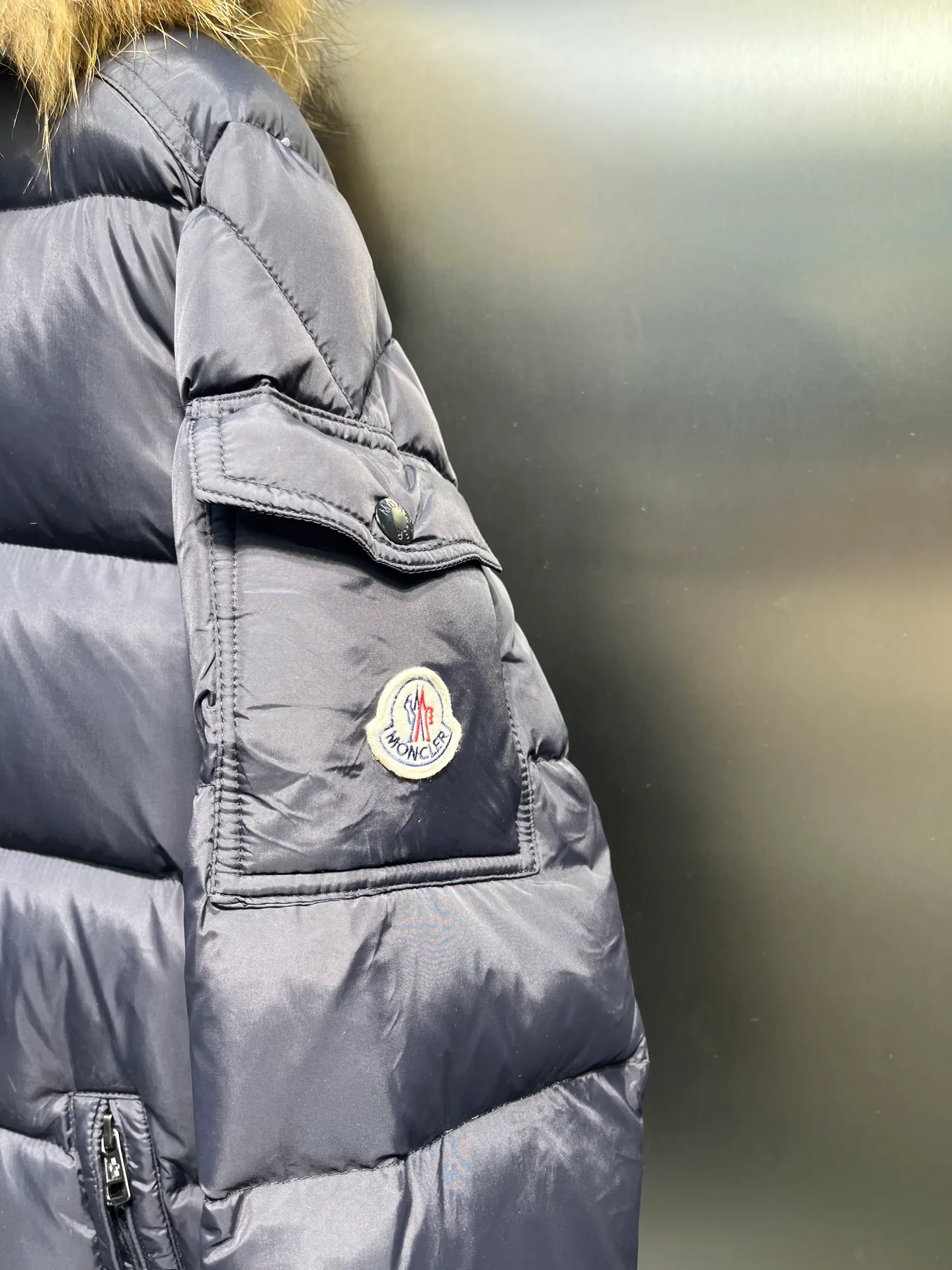 P980 moncler 🌟 Original customized hardware accessories are all imported and original customized. Welcome to compare. Absolutely high quality. Made of top-grade 90 white duck down. Super soft. Full and fluffy. Super heavy-duty. Fabrics with excellent workmanship. Perfect version. Note. Fabric is super comfortable. Exclusive model. Non-market product. Same sizes for men and women.  size: 12345