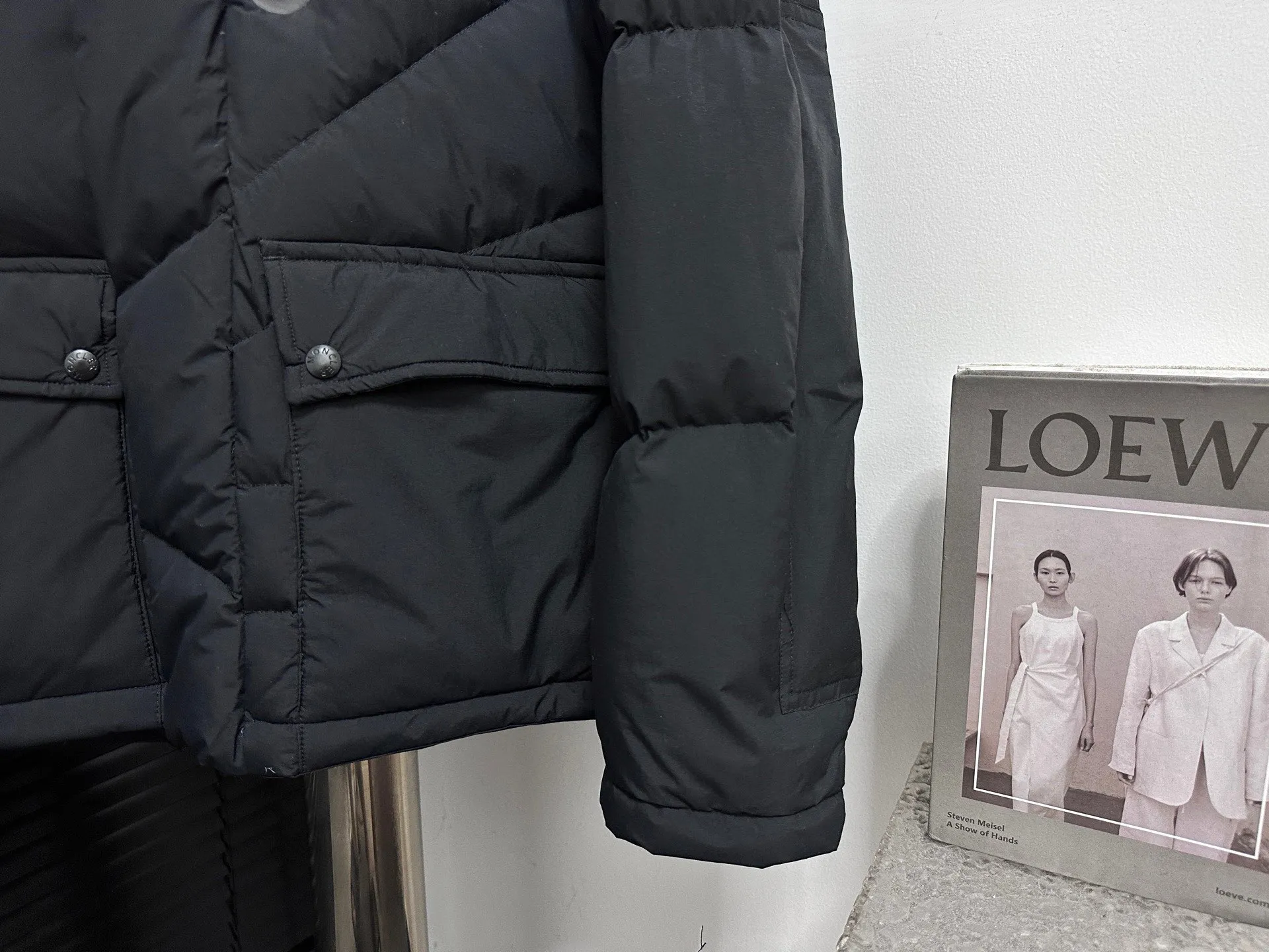 P1000 [moncler] Mengkou 2025 autumn and winter new down jacket. Original customized hardware accessories are all imported and original customization. Welcome to compare. Absolutely high quality. Use top 90 down. Super soft. Filled with fluffy and full feathers. Super heavy work. Fabric workmanship. Perfect version. Note⚠The fabric is super comfortable. Exclusive model. Non-market goods. Same style for men and women. Size: s-xxl