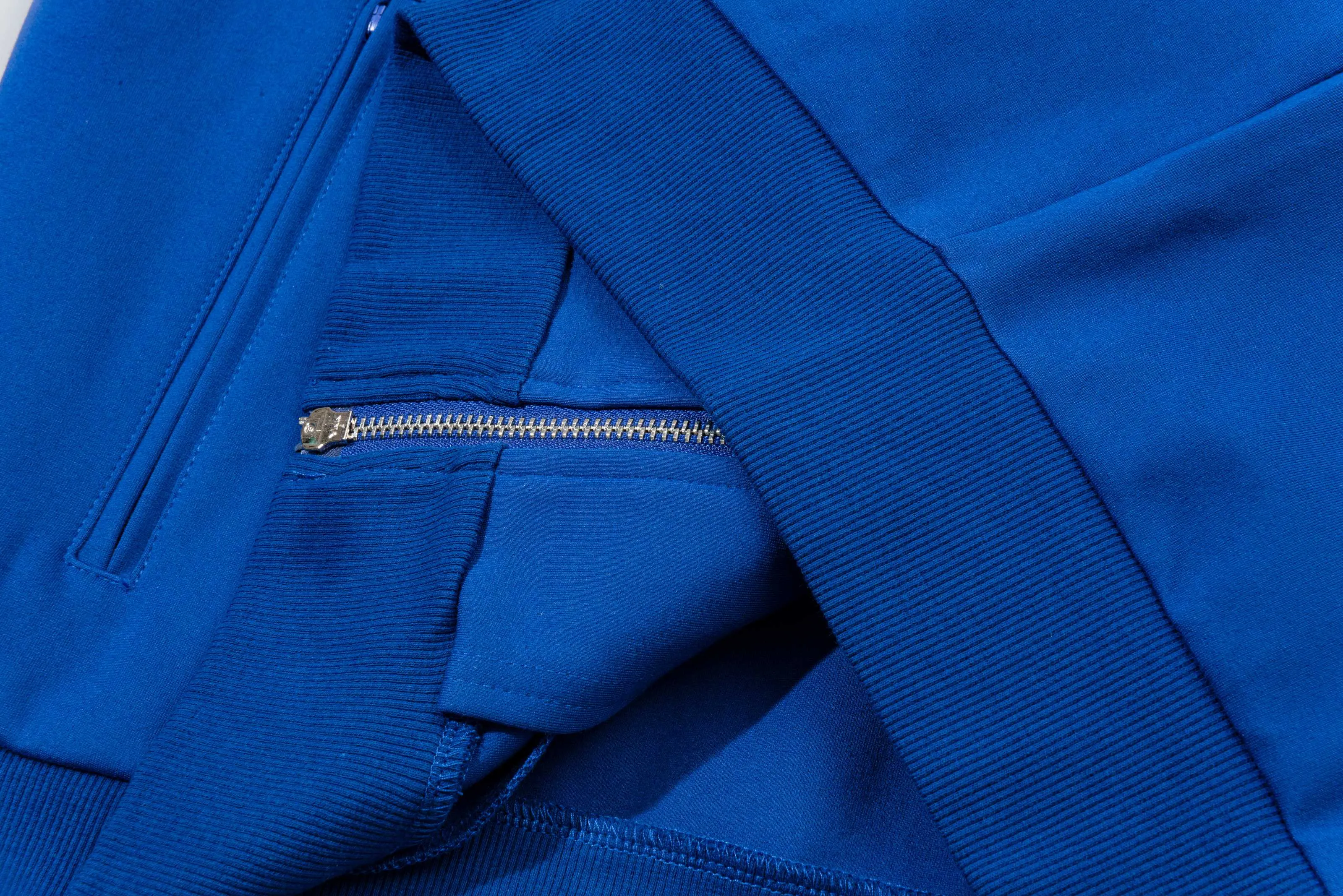 P270 MONCLER/muzzle Customized fabric suit casual sweatpants Simple side webbing splicing technology brand small chapter logo LOGO Official synchronization High version High quality Fashion personality Versatile trend Pure original quality Original fabric Hang tag Collar label Washed wheat Complete three standards Color: Black. Blue. Gray. Size: S-2XL