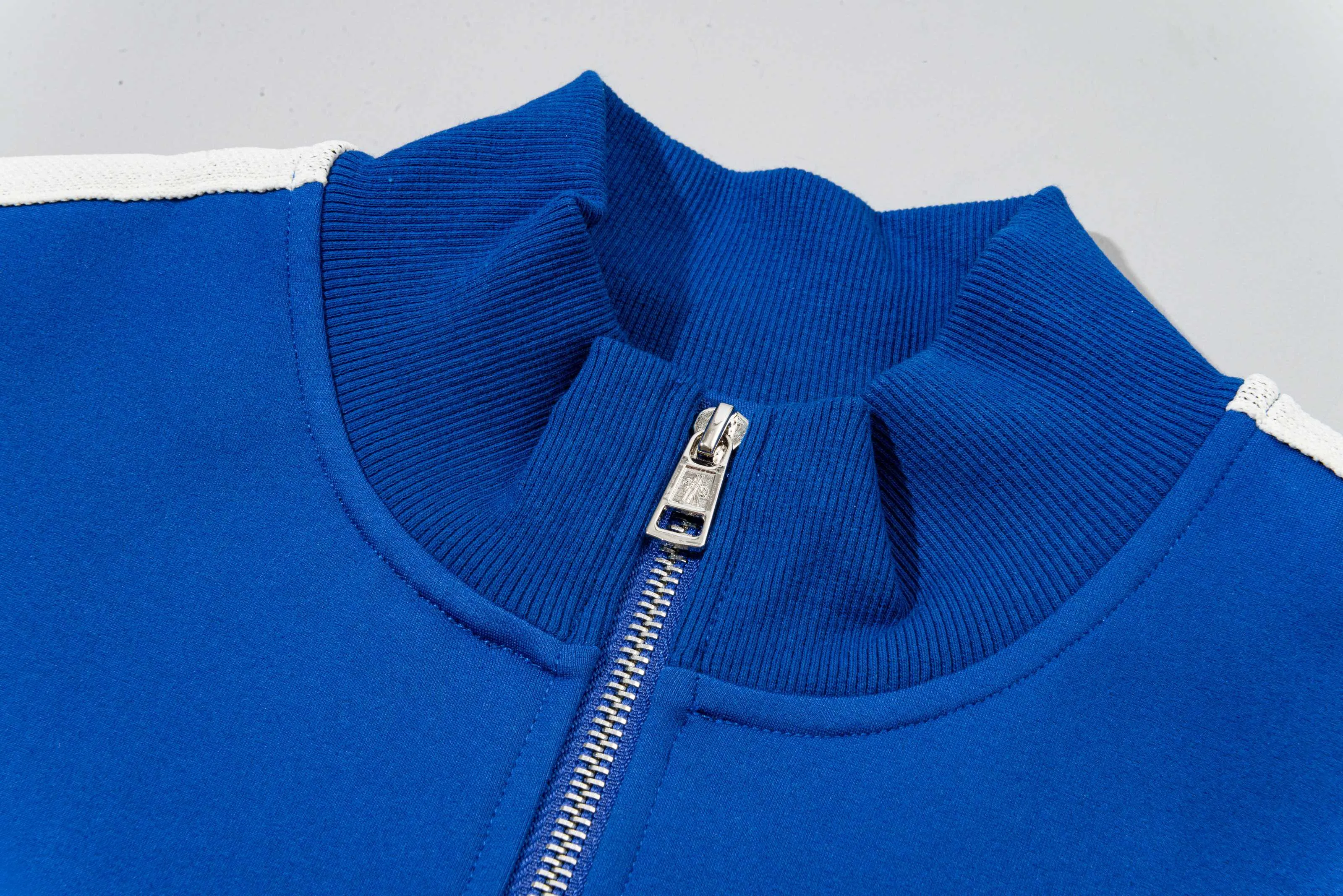 P270 MONCLER/muzzle Customized fabric suit casual sweatpants Simple side webbing splicing technology brand small chapter logo LOGO Official synchronization High version High quality Fashion personality Versatile trend Pure original quality Original fabric Hang tag Collar label Washed wheat Complete three standards Color: Black. Blue. Gray. Size: S-2XL