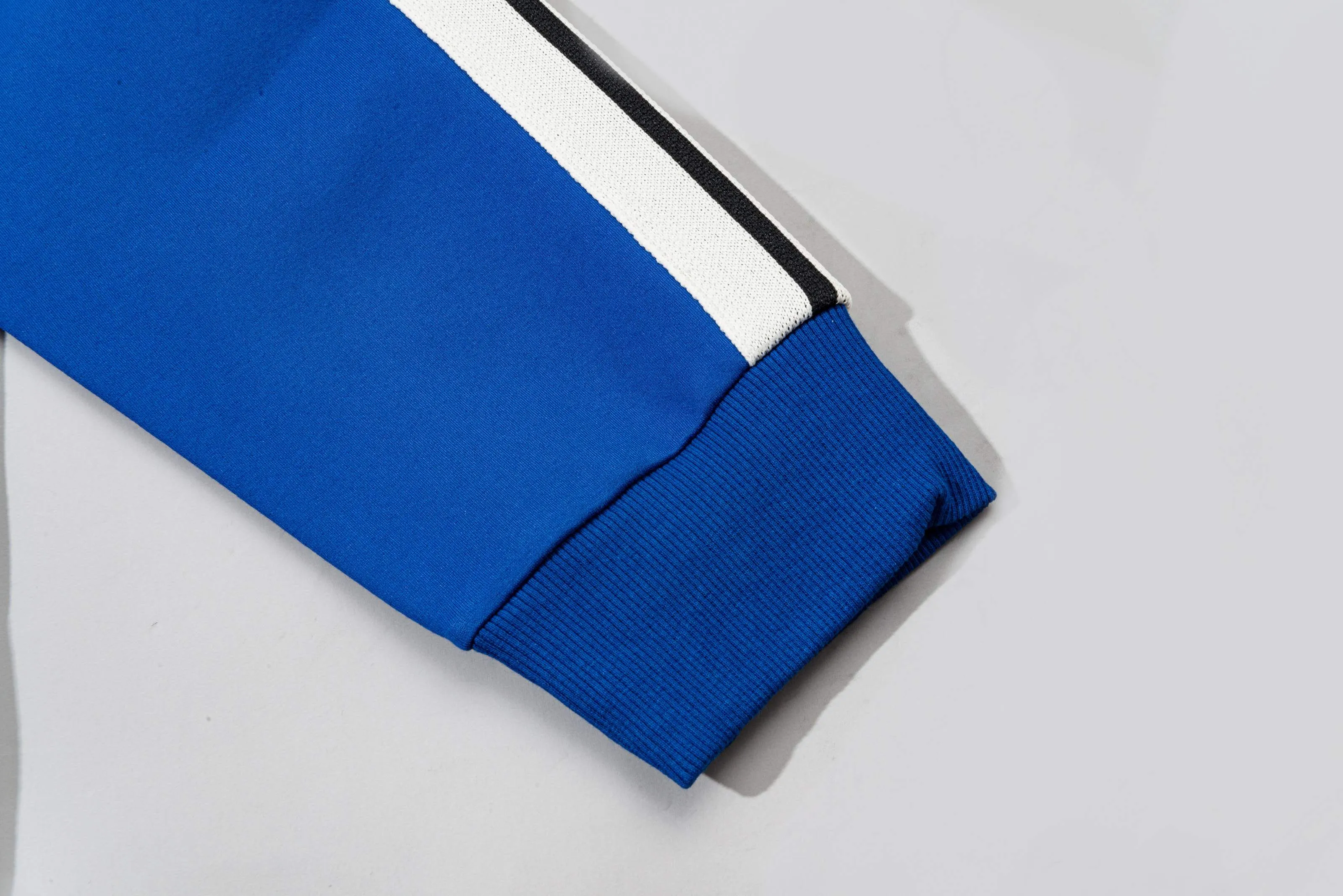 P270 MONCLER/muzzle Customized fabric suit casual sweatpants Simple side webbing splicing technology brand small chapter logo LOGO Official synchronization High version High quality Fashion personality Versatile trend Pure original quality Original fabric Hang tag Collar label Washed wheat Complete three standards Color: Black. Blue. Gray. Size: S-2XL