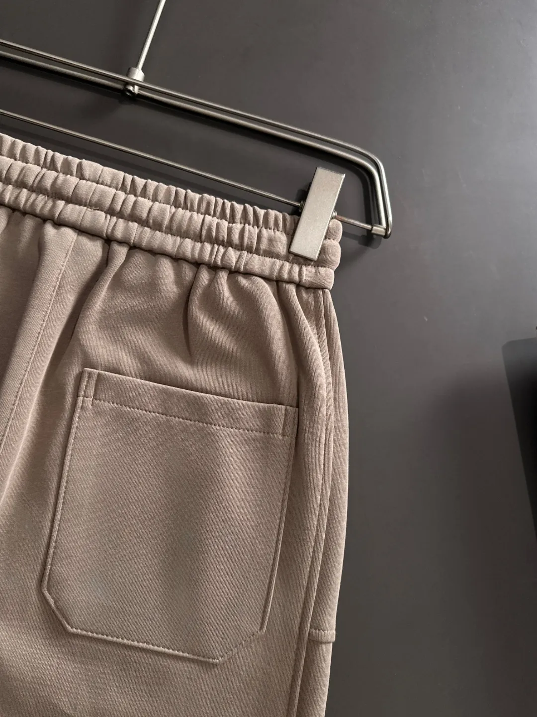 Shipped in 2-3 days P360 MONCLER/Mongolian Exclusive first release of 25ss autumn and winter new high-quality trousers Compare real-life details at will A perfect choice for autumn and winter. A must-have item. Sizes: M to 4XL (please state your height and weight when placing an order)