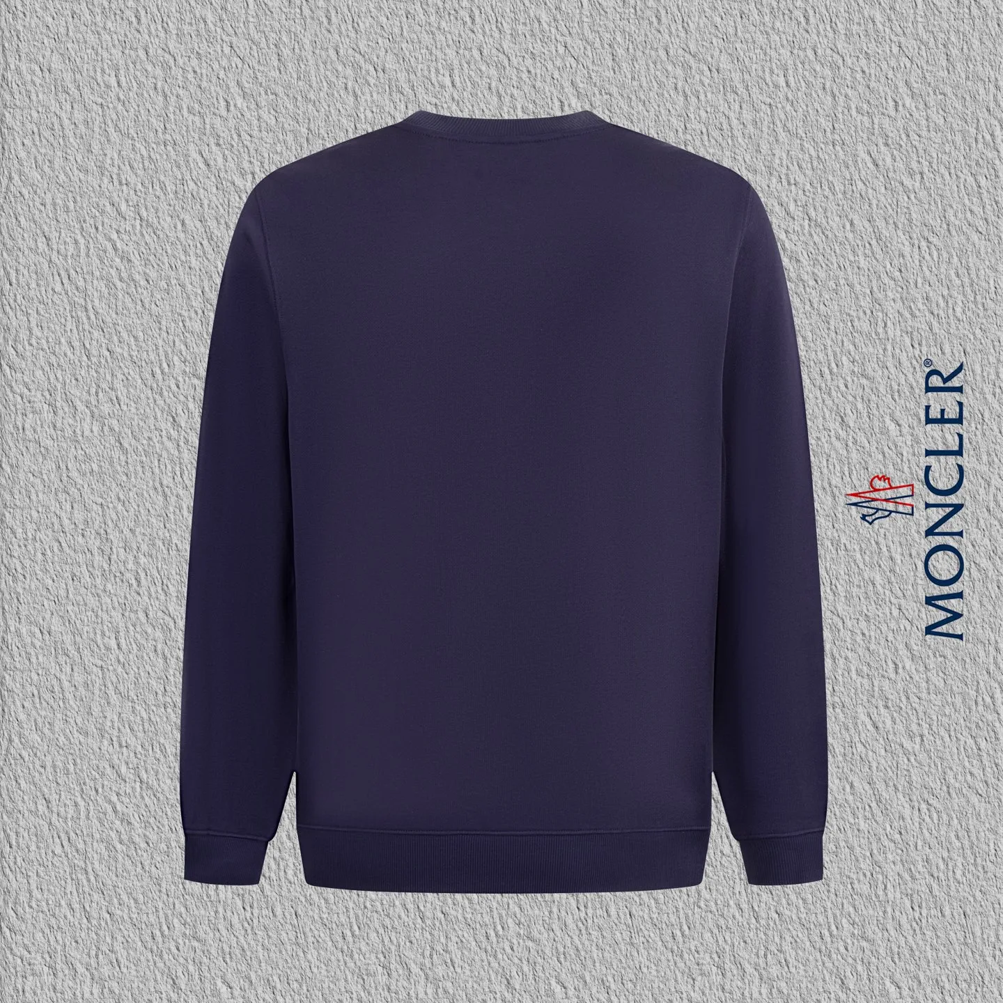 P230 model number B38 round neck sweatshirt with masked flocking and foaming letters and small labels. MONCLER counter consistent sweatshirt. The fabric is made of 420g double-stranded double yarn terry in the same cylinder. 2×2 pure cotton high-elastic fine thread does not deform. Imported machine flocking and foaming printing technology➕classic small label. Internet celebrity popular model, versatile OS version, can be worn up to about 180 catties. Factory assembly line work, imported machine double-line press technology, three complete standards, customized accessories Alignment, same style for men and women colour: black navy size: S M L XL Manual measurement error of about 1-3cm is normal