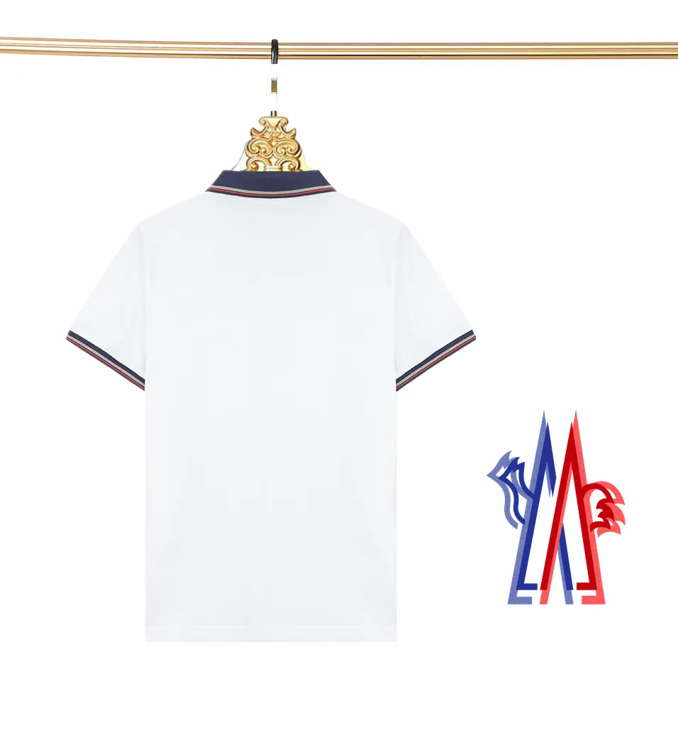 P200 (complete with three standards) - MONCLER Meng Mouth counters are launching new logo embroidered lapel POLO shirts at the same time - Made from the original ZP consistent customized Solona double pique fabric, threads are dyed in the same vat with zero color difference, exclusive quality difference currency, welcome to compare - Color: white black - Code number: M L XL XXL XXXL