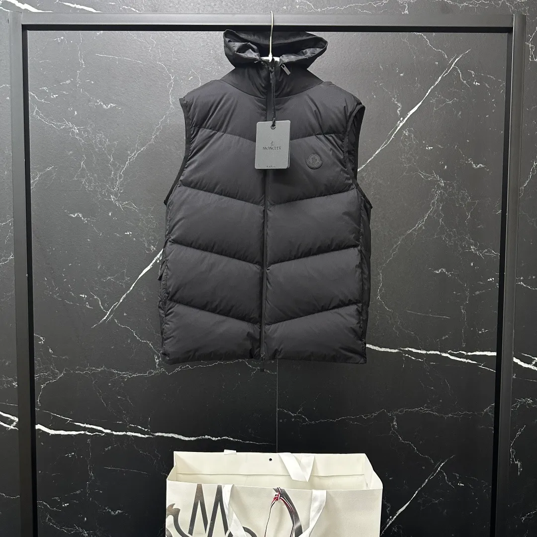 P800 𝑴𝒐𝒏𝒄𝒍𝒆𝒓｜Moncler/Moncler 25𝒔𝒔 Guersac autumn and winter new twill craft hooded [removable hood] light luxury fashionable down vest for men and women #T48# 𝑺𝒊𝒛𝒆：𝟭# 𝟮# 𝟯# 𝟰# 𝟱# Product color: black, beige