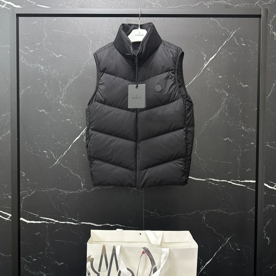 P800 𝑴𝒐𝒏𝒄𝒍𝒆𝒓｜Moncler/Moncler 25𝒔𝒔 Guersac autumn and winter new twill craft hooded [removable hood] light luxury fashionable down vest for men and women #T48# 𝑺𝒊𝒛𝒆：𝟭# 𝟮# 𝟯# 𝟰# 𝟱# Product color: black, beige