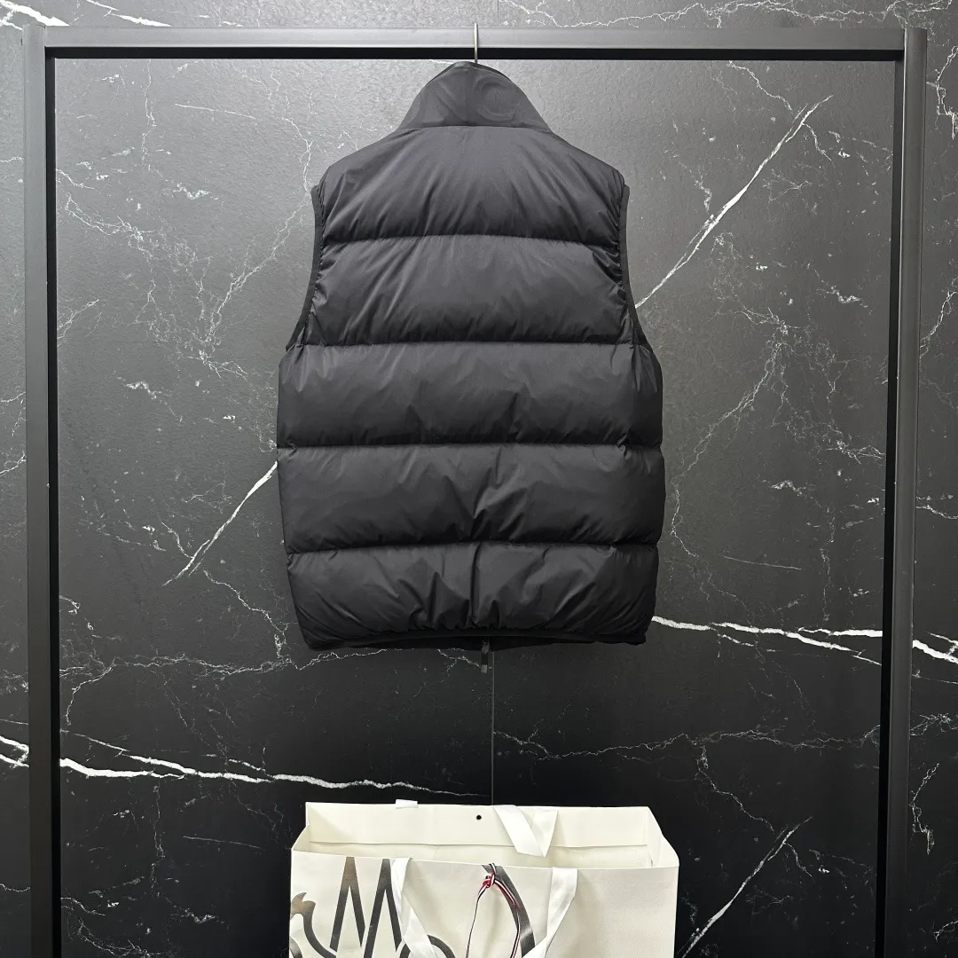 P800 𝑴𝒐𝒏𝒄𝒍𝒆𝒓｜Moncler/Moncler 25𝒔𝒔 Guersac autumn and winter new twill craft hooded [removable hood] light luxury fashionable down vest for men and women #T48# 𝑺𝒊𝒛𝒆：𝟭# 𝟮# 𝟯# 𝟰# 𝟱# Product color: black, beige