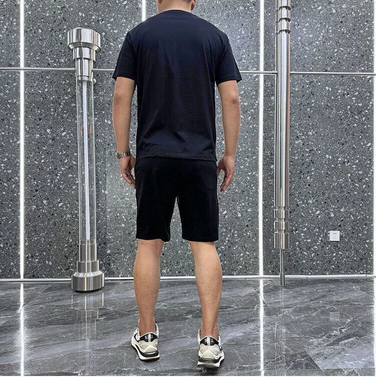 P290 Brand [MONCLER] 2025 new men’s short-sleeved shorts suit! Synchronous sales on the official website! High-end version on the market! It feels delicate and soft! Make you more comfortable to wear! The draped silhouette is awesome! Size: M-5XL (please state your height and weight when placing an order)