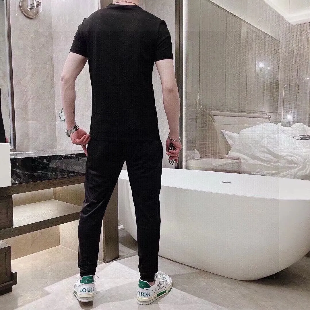 P330 💰【MONCLER】(Fat Man's Gospel) The same style as the 2025 official website. World-renowned luxury brand. Summer men's (double mercerized) high-quality 🐂 suit. It is made of imported original single fabrics. It is a trendy style of the season and a versatile hit. Simple and elegant, precise workmanship allows you to be at the top of fashion. Size: M-5XL (can be worn up to 220 pounds)