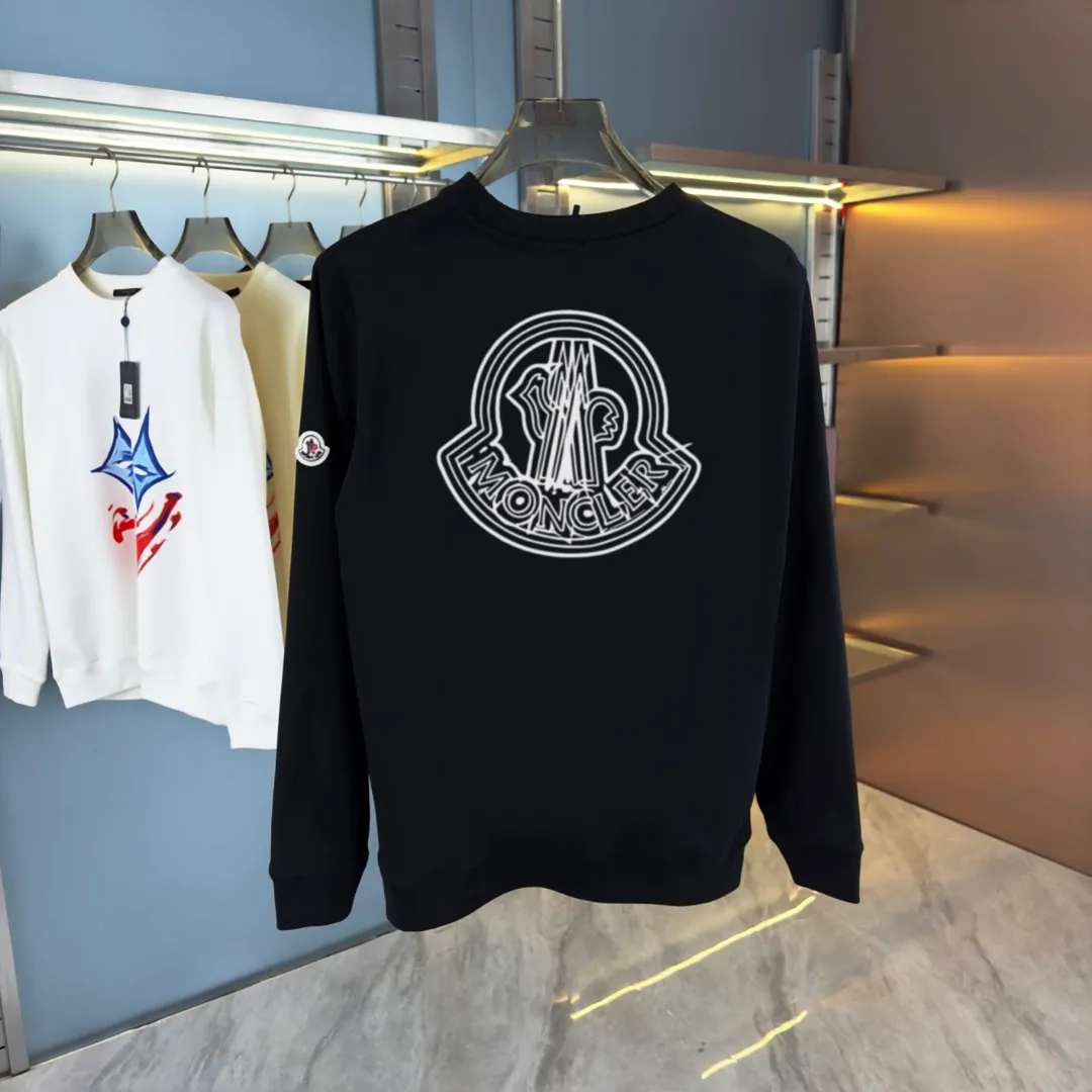 P210 High-version sweatshirt) [Long-term stock] 〖𝐌𝐎𝐍𝐂𝐋𝐄𝐑~Mask〗 Made of 440g heavy-weight fabric. It is different from the market currency. It can be matched with any variety and is properly handsome. 😎The whole dress is made of double waistcoats. The double waistcoats make the whole dress more three-dimensional. Not ordinary factories can do such fine work. 2025 Spring runway version of the T stage, on sale at the counter, round neck terry sweatshirt, high-end double-strand pure cotton, custom-made stretch ribs, dyed in the same vat, complete with three standards, matched with exquisite embroidered LOGO on the chest, simple and advanced, same style for men and women. Color: black, apricot, white, size: S M L XL 2XL