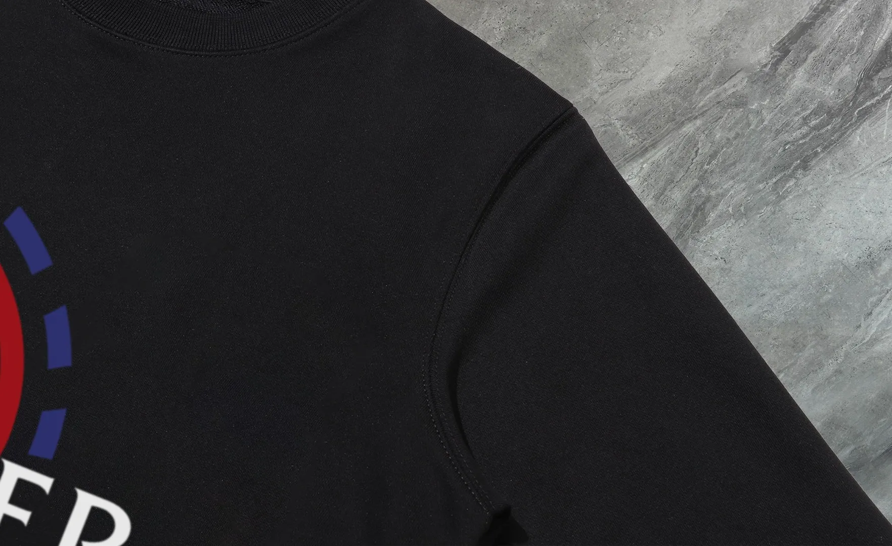 P210 High-version sweatshirt) [Long-term stock] 〖𝐌𝐎𝐍𝐂𝐋𝐄𝐑~Mask〗 Made of 440g heavy-weight fabric. It is different from the market currency. It can be matched with any variety and is properly handsome. 😎The whole dress is made of double waistcoats. The double waistcoats make the whole dress more three-dimensional. Not ordinary factories can do such fine work. 2025 Spring catwalk version of the T stage, on sale at the counter, exquisitely printed round neck terry sweatshirt, high-end double-ply cotton, custom-made stretch ribs, dyed in the same vat, complete with three standards, matched with digital printing patterns and very breathable, same style for men and women, color: black, white, apricot, size: S M L XL 2XL