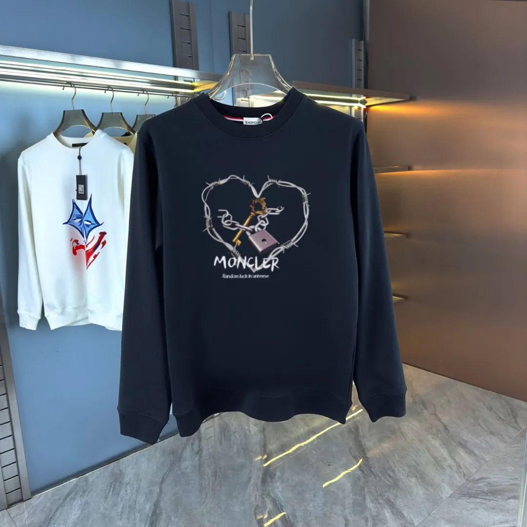 P210 High-version sweatshirt) [Long-term stock] 〖𝐌𝐎𝐍𝐂𝐋𝐄𝐑~Mask〗 Made of 440g heavy-weight fabric. It is different from the market currency. It can be matched with any variety and is properly handsome. 😎The whole dress is made of double waistcoats. The double waistcoats make the whole dress more three-dimensional. Not ordinary factories can do such fine work. 2025 Spring runway version of the T stage, on sale at the counter, round neck terry sweatshirt, high-end double-strand pure cotton, custom-made stretch ribs, dyed in the same vat, complete with three standards, matched with exquisite embroidered LOGO on the chest, simple and advanced, same style for men and women. Color: black, apricot, white, size: S M L XL 2XL
