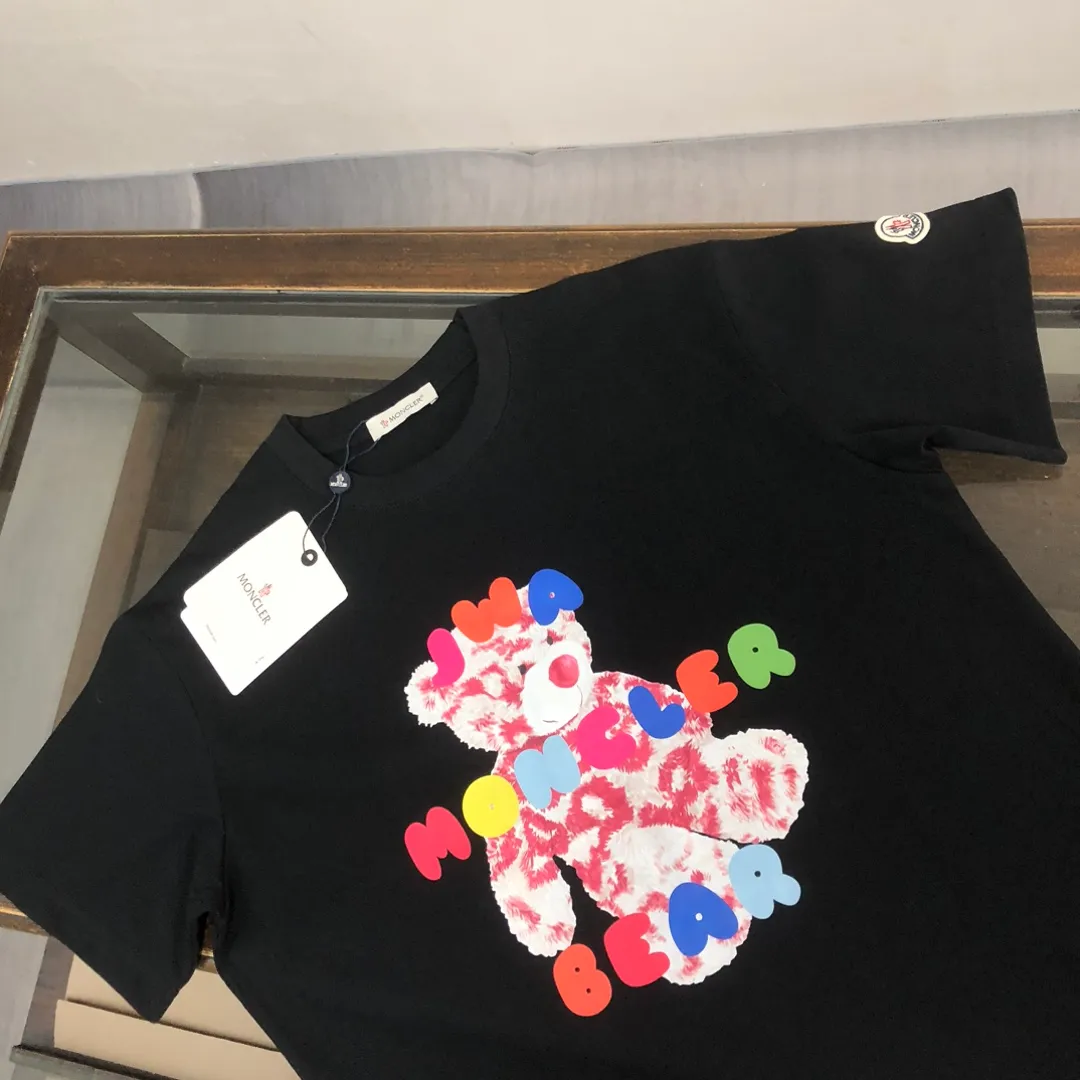 P160 MONCLER 25 The latest short-sleeved T-shirt for couples~Colorful bear element print~The upper body of the fabric is comfortable and breathable, not stiff, slim cut, made of high-customized pure cotton fabric! The upper body is comfortable and stylish, and it can be worn alone as an inner layer. It is a must-have for fashionistas! ! ! Color: Black White Orange Sky Blue Size: S M L XL (Loose fit! Please state your height and weight when placing an order)