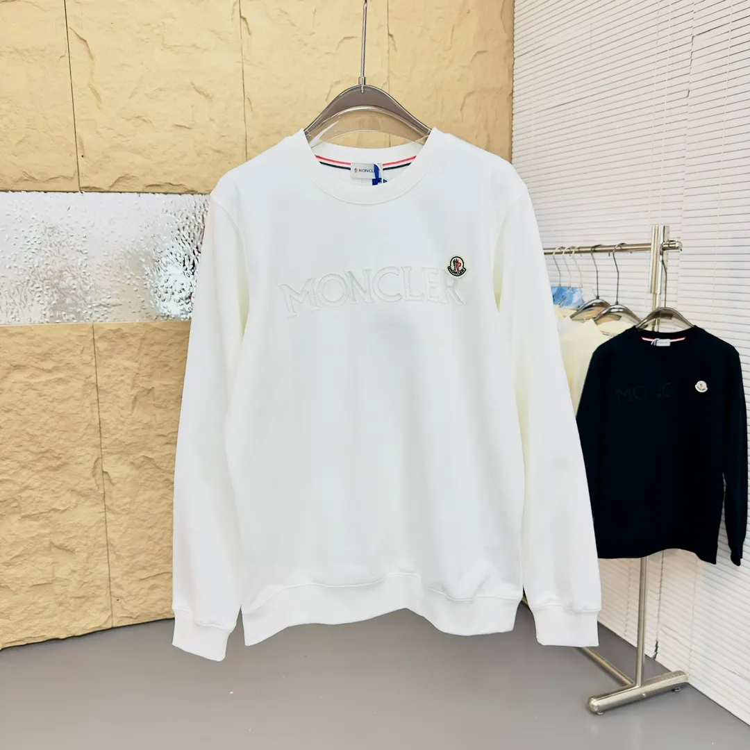 P280 Brand: Mengkou🤳𝐌𝐎𝐍𝐂𝐋𝐄𝐑 Fabric: ☑️Made of 440g double-strand pure cotton terry👕 Fabric: ☑️Thread with 1*1 double yarn thread. 🔜Comes with dyeing in the same tank. Craftsmanship: ☑️The embroidery uses 3D three-dimensional embroidery technology, 🇧🇫The original computer scan and print is restored 1:1. The pattern is clear and the needle count is dense. It is a rare high-end product on the market! 🇲🇩All three standards are complete! Size: ☑️S 〰️M 〰️L 〰️XL 〰️XXL