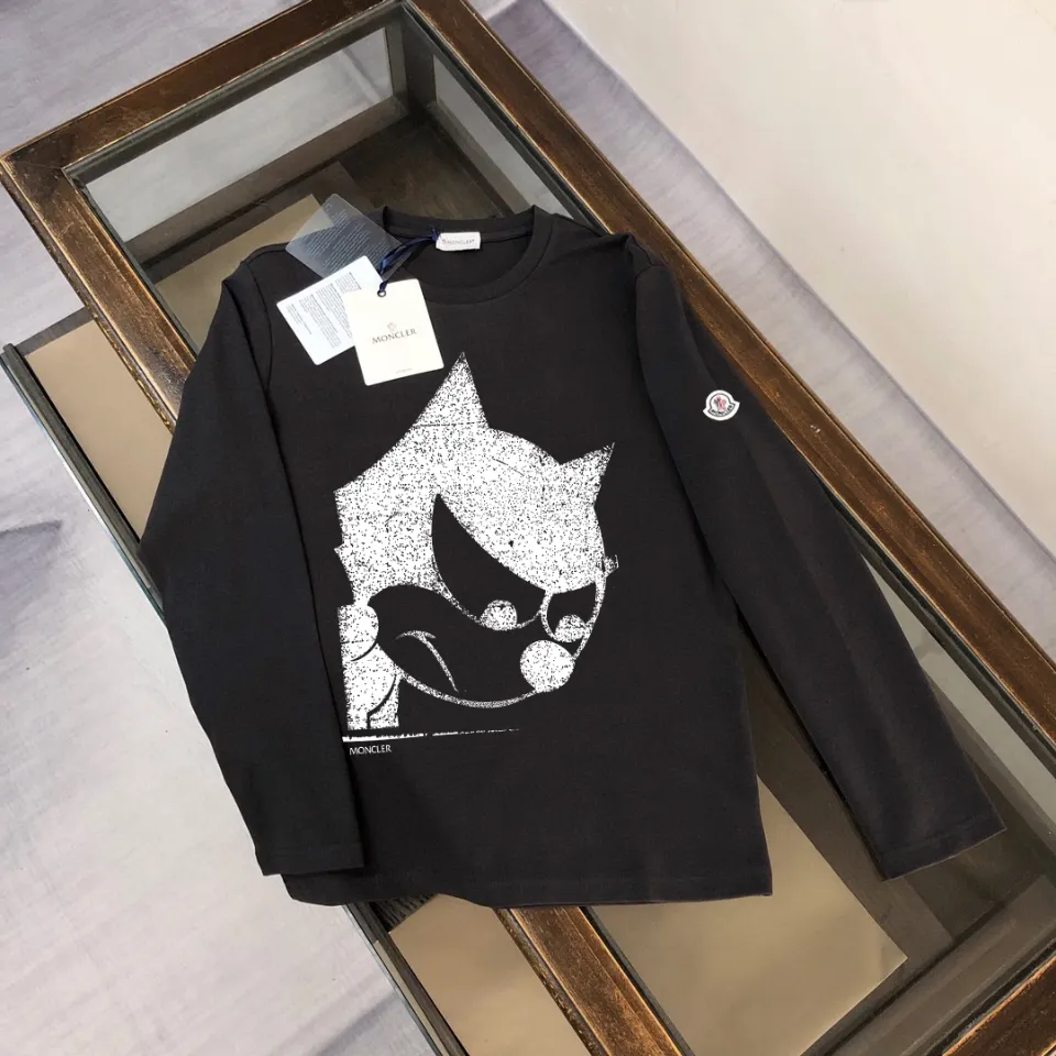 P180, a non-off-the-shelf model, you can trust it. Moncler printed long-sleeved T-shirt, 240g breathable cotton fabric, very soft and comfortable texture, does not shrink, does not deform, does not ball), can be worn alone as a base layer. Original customized accessories, collar label, care mark, hangtag, packaging (perfect details) Color: White Black Size: XS S M L
