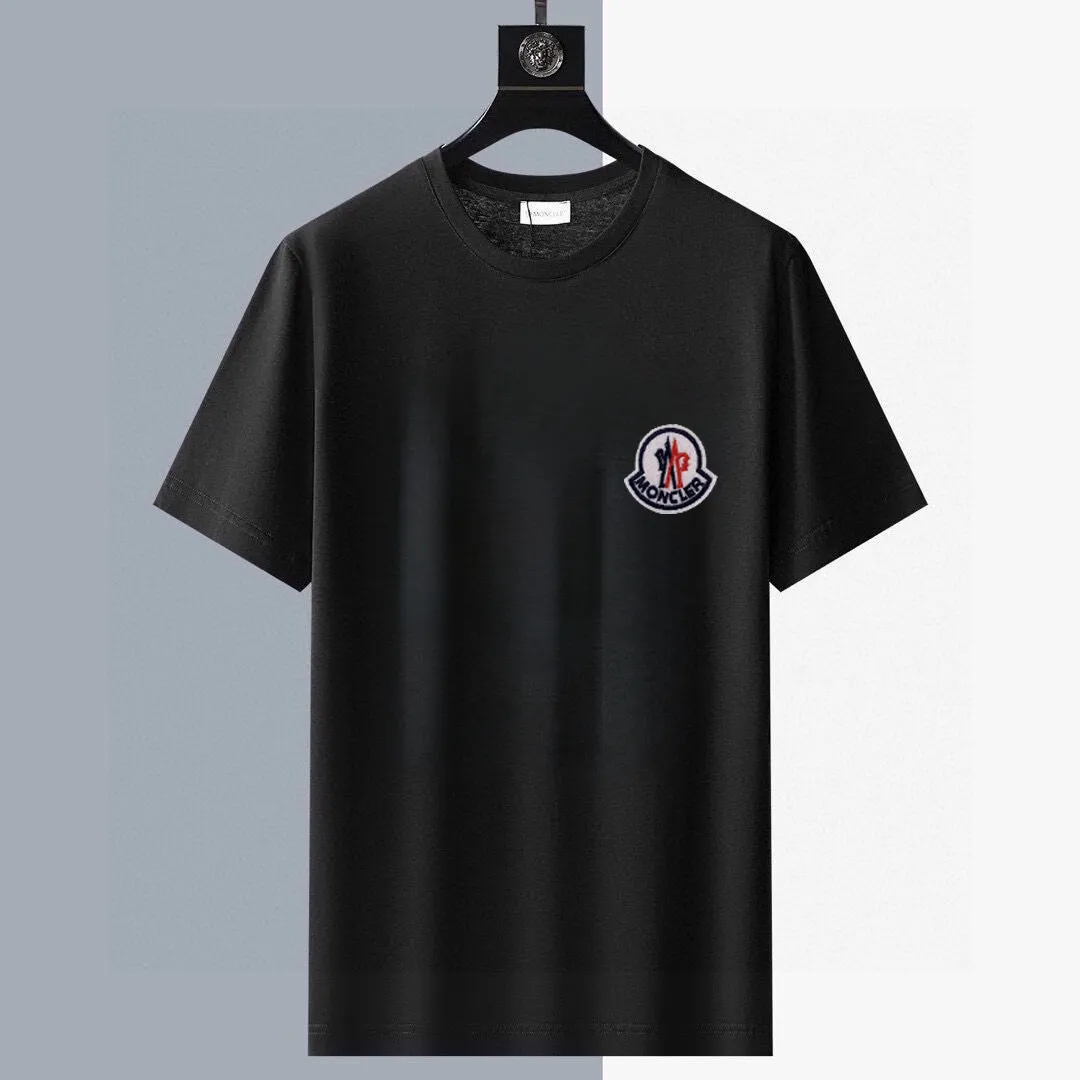 P320 [MONCLER Mouth Mouth] (Fat Man's Gospel) The same style as the 2025 official website. World-renowned luxury brand. Summer men's (double mercerized) high-quality 🐂 suit. It is made of imported original fabrics. It is a fashion trend of the season and a versatile hit. Simple and elegant, precise workmanship allows you to be at the top of fashion. Size: M-5XL (can be worn up to 220 pounds)
