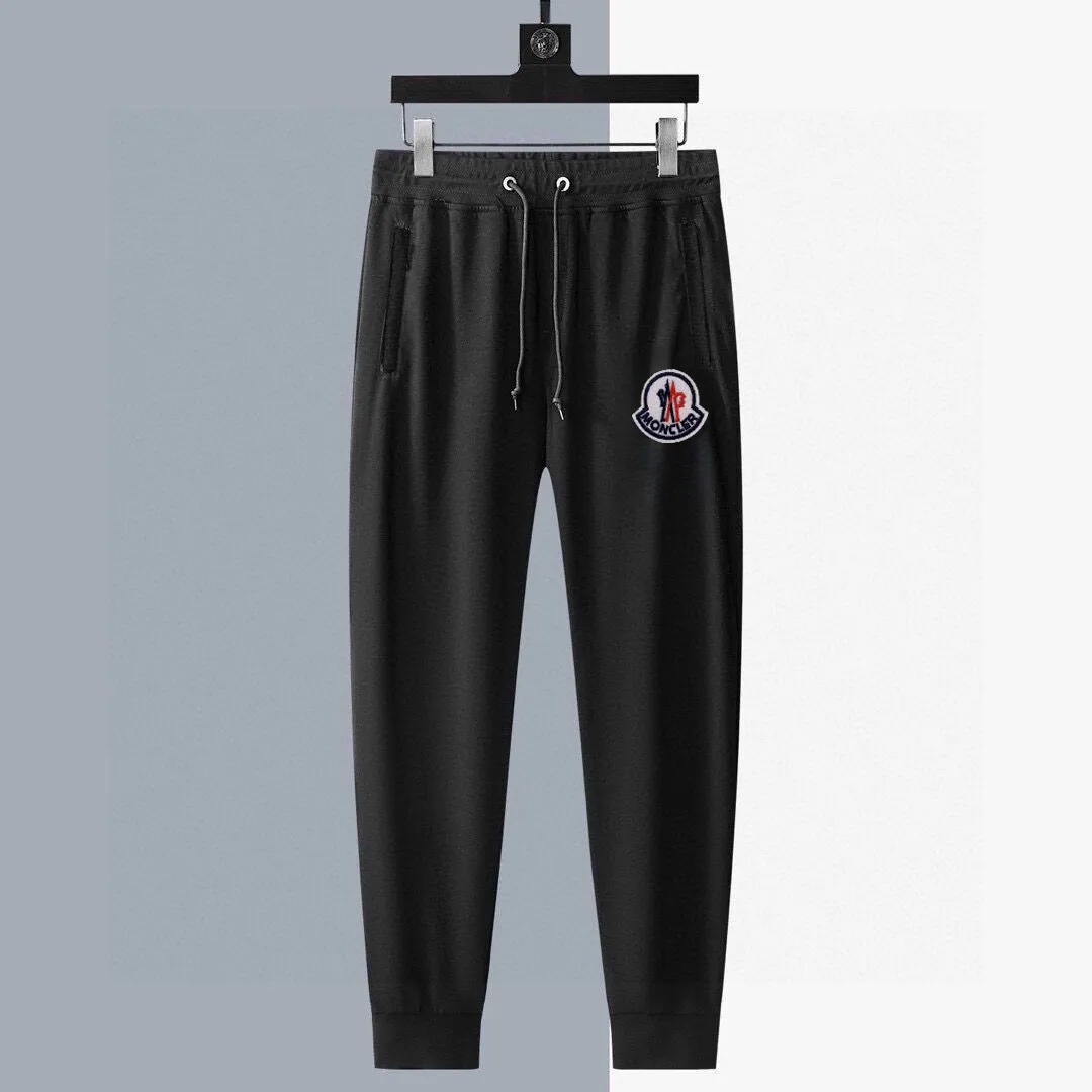 P320 [MONCLER Mouth Mouth] (Fat Man's Gospel) The same style as the 2025 official website. World-renowned luxury brand. Summer men's (double mercerized) high-quality 🐂 suit. It is made of imported original fabrics. It is a fashion trend of the season and a versatile hit. Simple and elegant, precise workmanship allows you to be at the top of fashion. Size: M-5XL (can be worn up to 220 pounds)