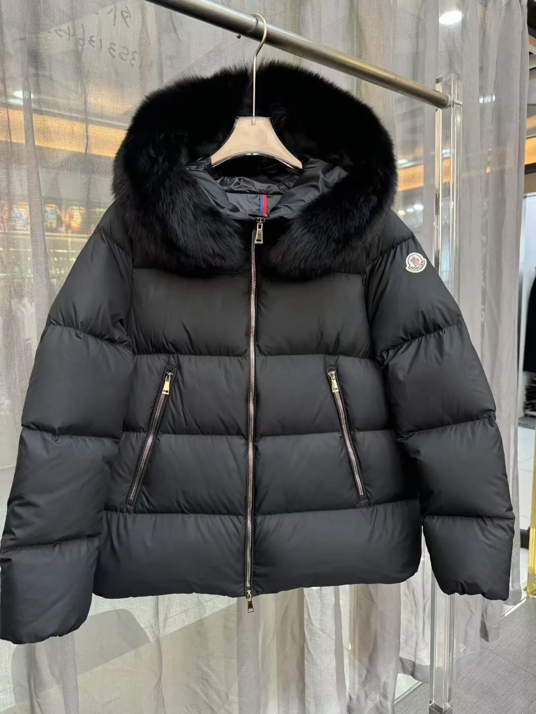 P940 Moncler Laiche short doll women's down jacket. Color: apricot, black Size: 1234