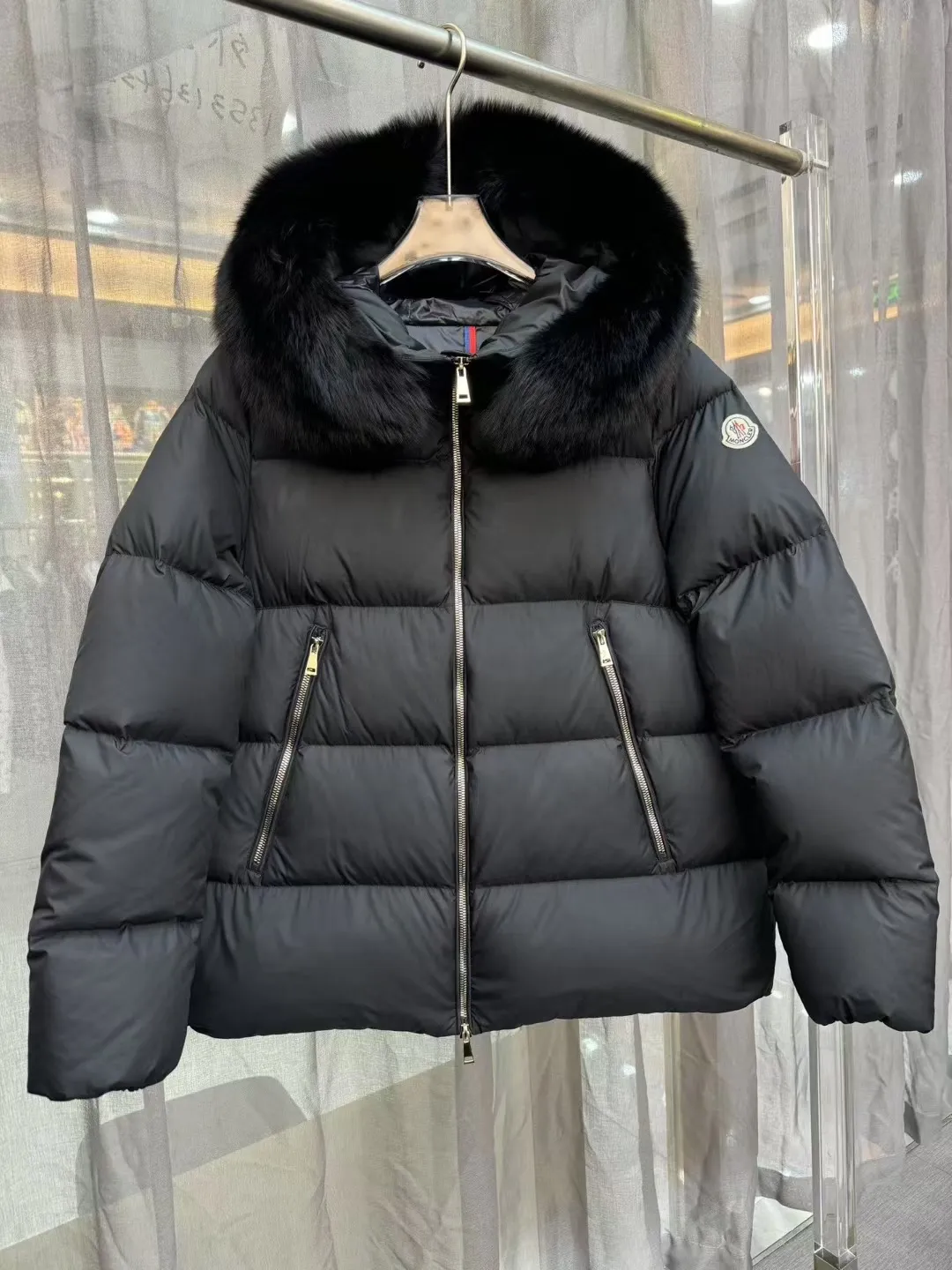 P940 Moncler Laiche short doll women's down jacket. Color: apricot, black Size: 1234