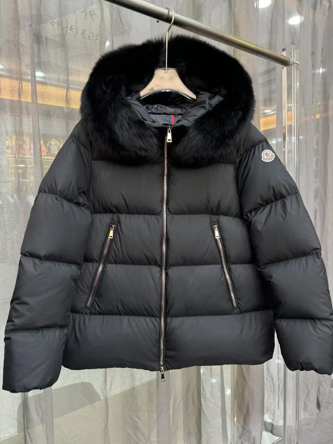 P940 Moncler Laiche short doll women's down jacket. Color: apricot, black Size: 1234