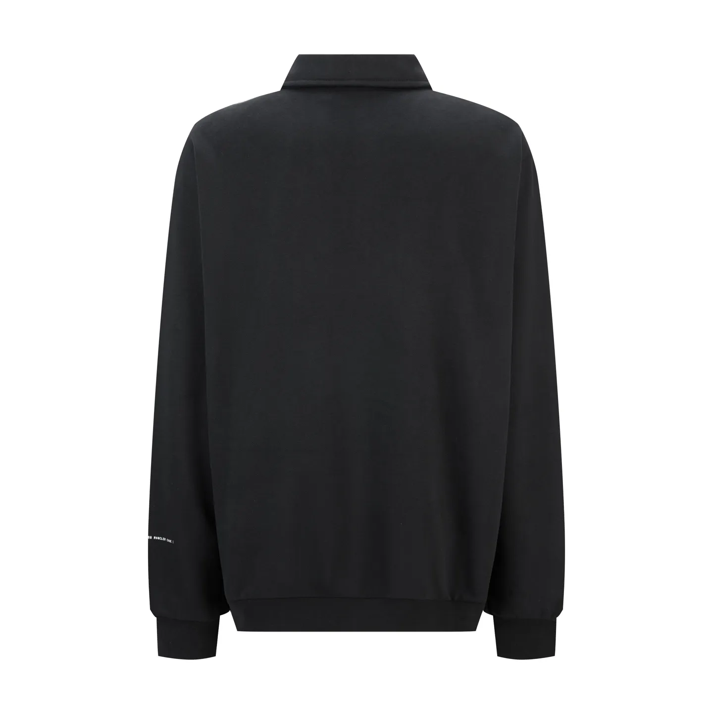 P360 MONCLER Mouth embroidered printed lapel sweatshirt Fabric: Made of 380g brushed sweatshirt terry, the fabric is brushed to make the surface feel softer and smoother. The thread is matched with 1*1 double yarn thread.  Craftsmanship: The embroidery uses flat lines and is embellished with brand embroidered letters. The armband is made of sheepskin composite embroidery technology.  Technology: The lower part of the sleeve is printed with artificial glue and ultra-fine film screen.  This sweatshirt is made of cotton fleece fabric and is an everyday basic item in the Monclerx FRGMT co-creation series. Moncler Genius design piece with logo embroidery. Wear with matching bottoms for a complete look. Collar made of cotton fleece fabric Half-zip closure Logo printing and embroidery details Accessories: Customized 1:1 washed logo Accessories: Customized 1:1 embroidered armbands Craftsmanship: Customized 1:1 three-dimensional embroidery Craftsmanship: Customized 1:1 printing craftsmanship Size: S-M-L-XL Color: Black
