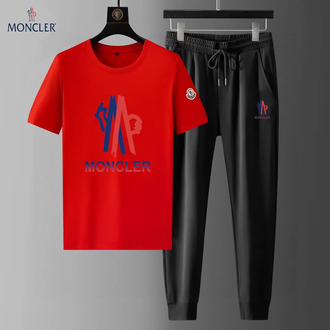 P320 [MONCLER] (Fat Man's Gospel) The same style as the 2025 official website. World-renowned luxury brand. Summer men's (double mercerized) high-quality 🐂 suit. It is made of imported original fabrics. It is a trendy style of the season and a versatile hit. Simple and elegant, precise workmanship allows you to be at the top of fashion. Size: M-5XL (can be worn up to 220 pounds)