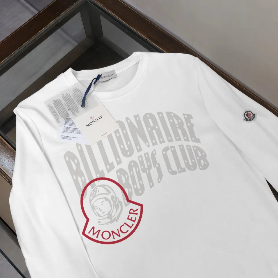 P180, a non-off-the-shelf model, you can trust it. Moncler printed long-sleeved T-shirt, 240g breathable cotton fabric, very soft and comfortable texture, does not shrink, does not deform, does not ball), can be worn alone as a base layer. Original customized accessories, collar label, care mark, hangtag, packaging (perfect details) Color: White Black Size: XS S M L