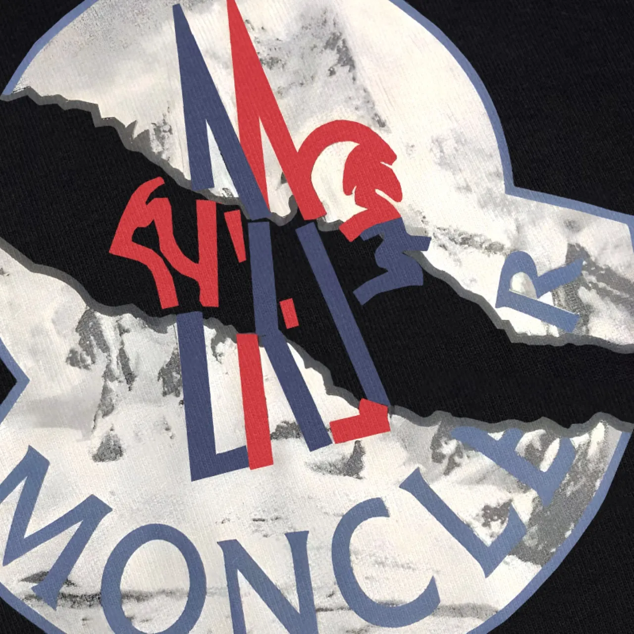 P270 Recommend with confidence, Moncler Mouth Mouth 480g Velvet Printed Hooded Sweatshirt, Australian velvet fabric is soft and comfortable, does not shrink, does not deform, does not pill) Original customized accessories Collar label Wash mark Hang tag Packaging (perfect details) Color White Black Size XS-L