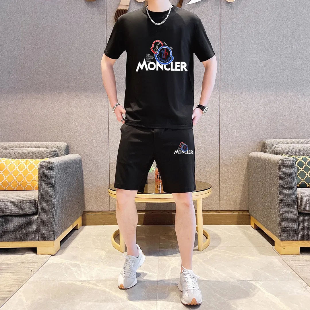 P280 Brand [MONCLER] 2025 new men’s short-sleeved shorts suit! Synchronous sales on the official website! High-end version on the market! It feels delicate and soft! Make you more comfortable to wear! The draped silhouette is awesome! Size: M-5XL (please state your height and weight when placing an order)