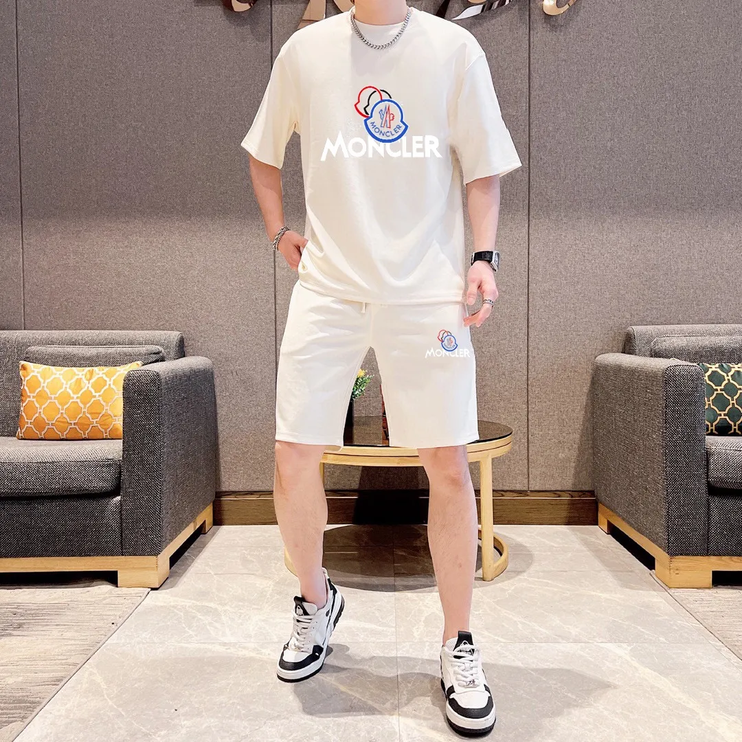 P280 Brand [MONCLER] 2025 new men’s short-sleeved shorts suit! Synchronous sales on the official website! High-end version on the market! It feels delicate and soft! Make you more comfortable to wear! The draped silhouette is awesome! Size: M-5XL (please state your height and weight when placing an order)