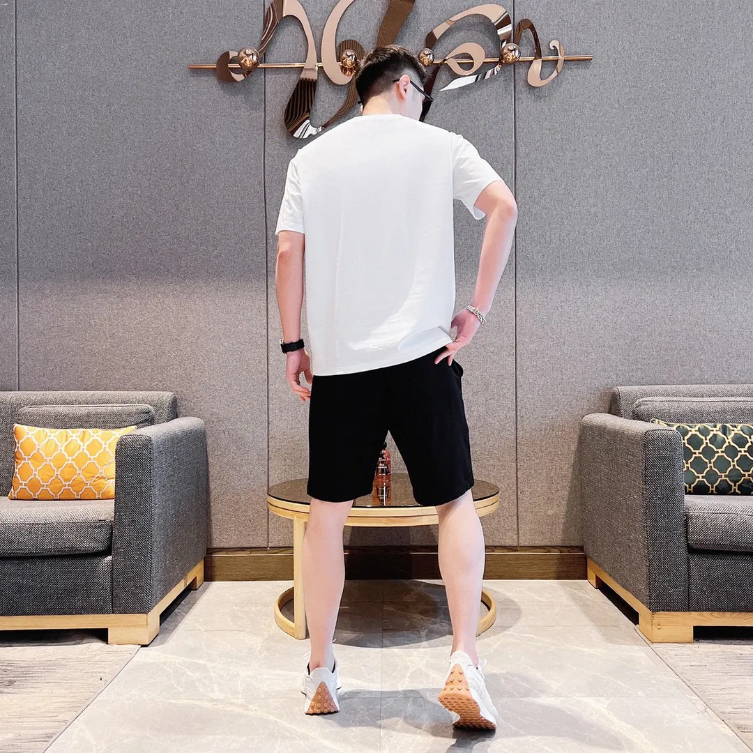 P280 Brand [MONCLER] 2025 new men’s short-sleeved shorts suit! Synchronous sales on the official website! High-end version on the market! It feels delicate and soft! Make you more comfortable to wear! The draped silhouette is awesome! Size: M-5XL (please state your height and weight when placing an order)