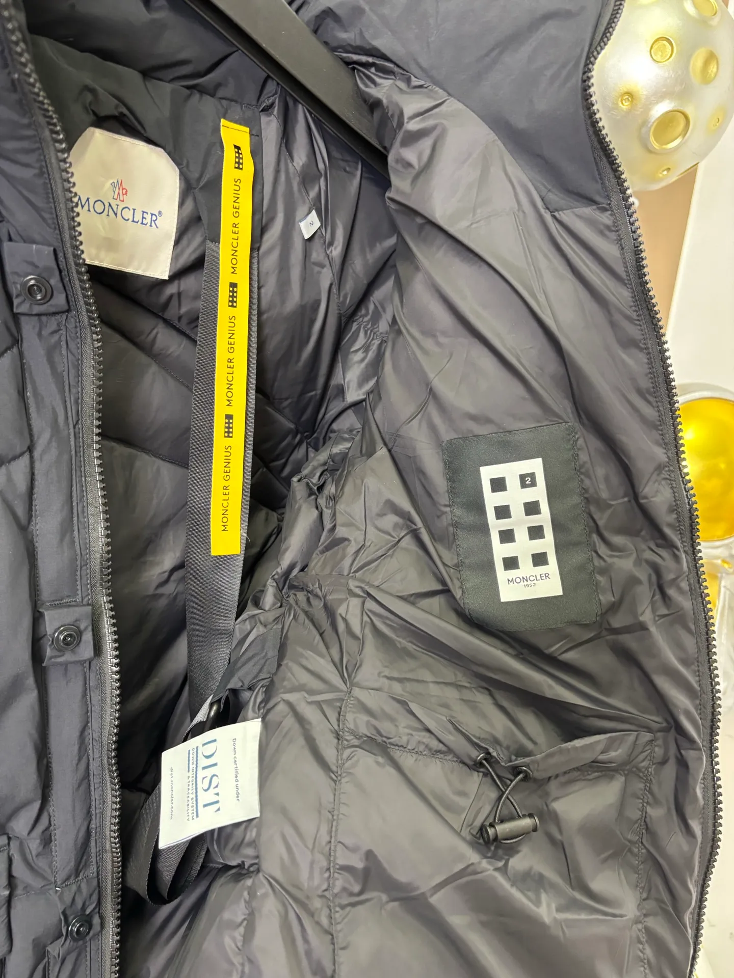 P1010 Style number: 222# Moncler Five sizes ~ same style for men and women. Color: black, apricot white. Size: s-xxl [Picture 9️⃣Size chart]