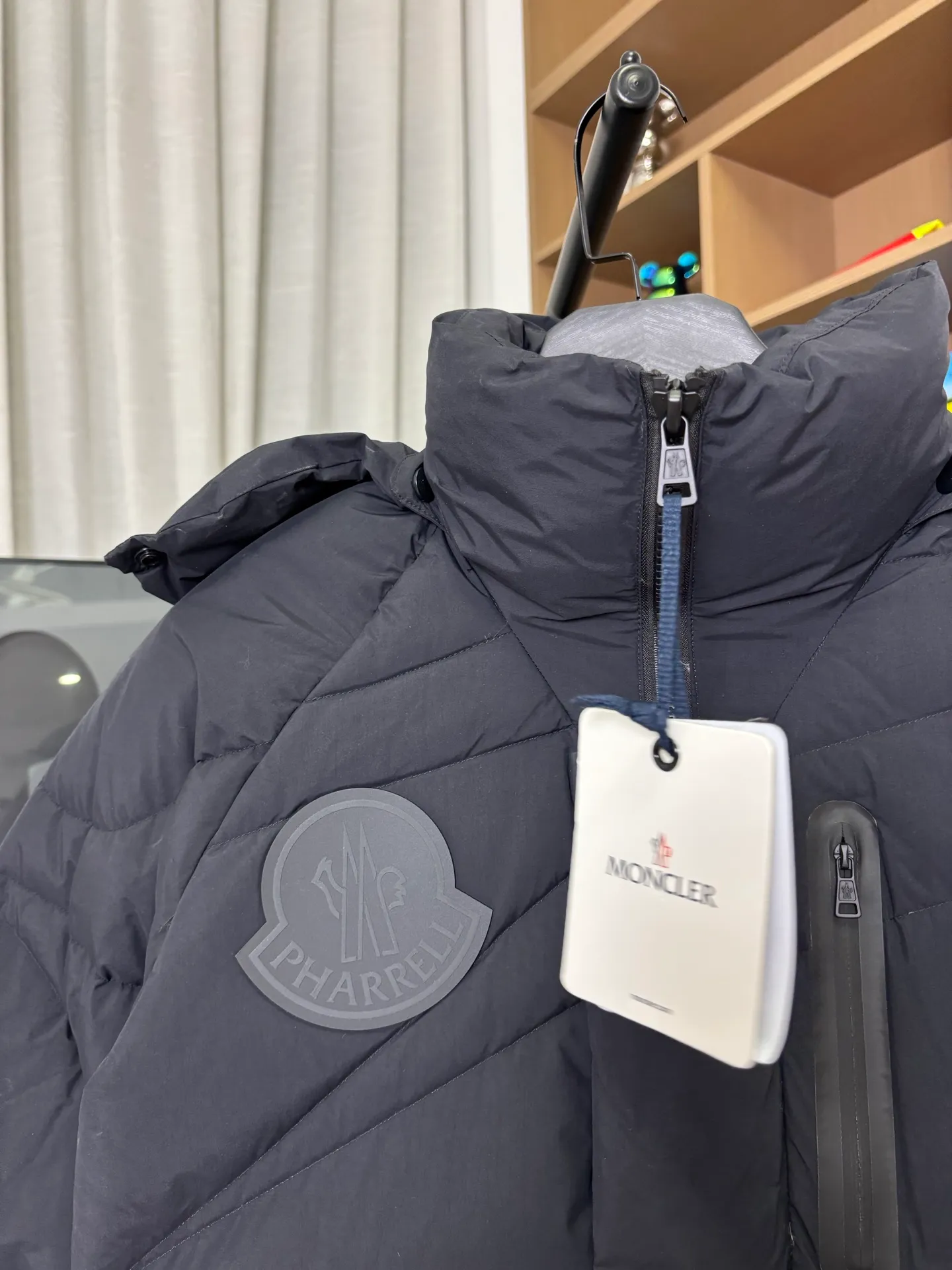 P1010 Style number: 222# Moncler Five sizes ~ same style for men and women. Color: black, apricot white. Size: s-xxl [Picture 9️⃣Size chart]