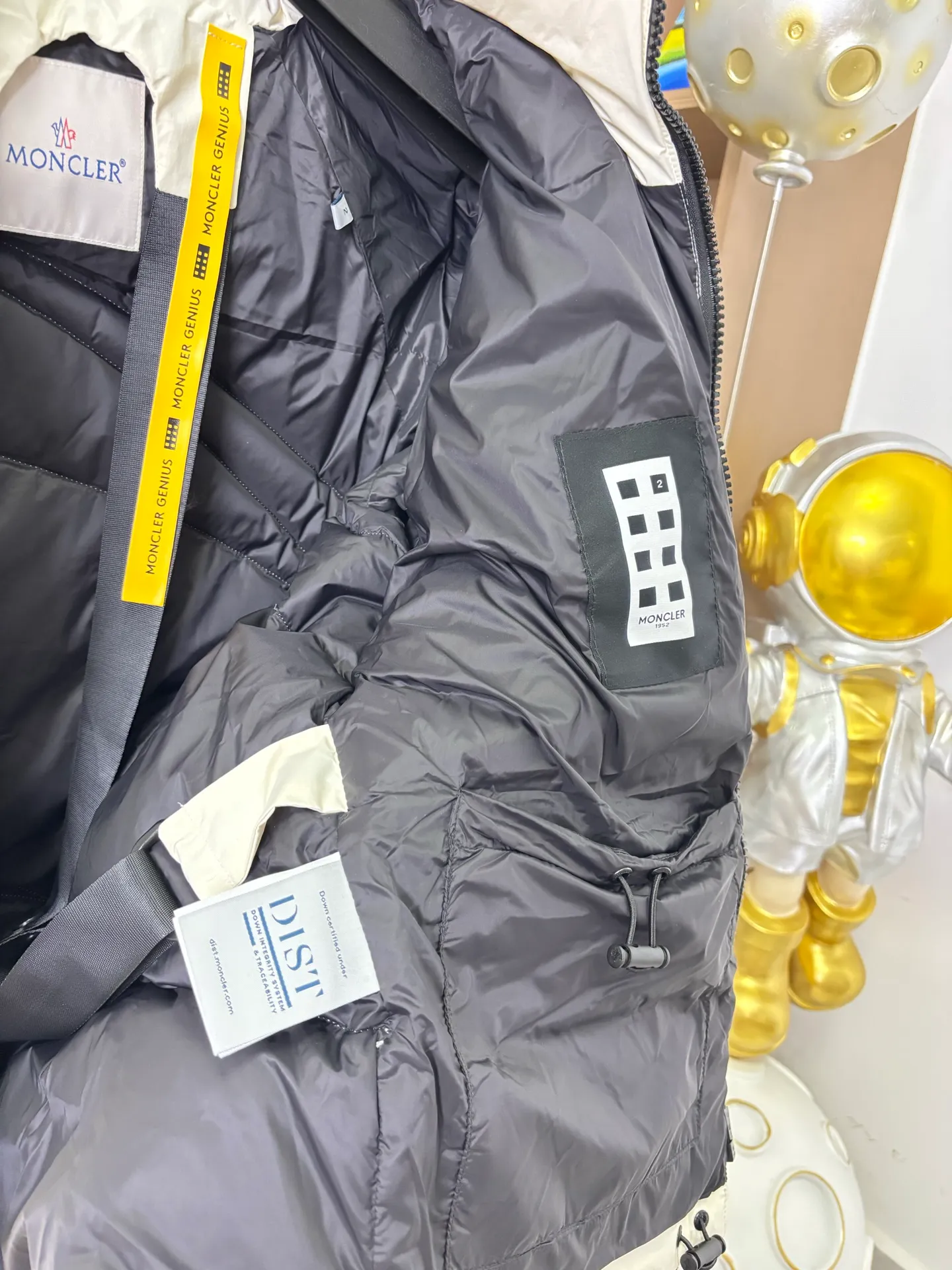 P1010 Style number: 222# Moncler Five sizes ~ same style for men and women. Color: black, apricot white. Size: s-xxl [Picture 9️⃣Size chart]