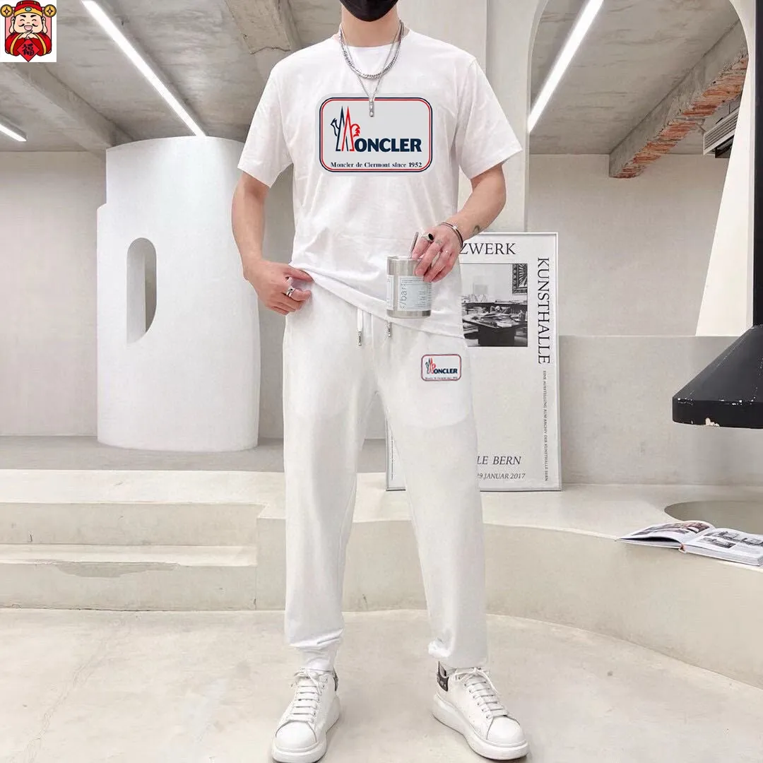 P330 [MONCLER Mouth Mouth] (Fat Man's Gospel) The same style as the 2025 official website. World-renowned luxury brand. Summer men's (double mercerized) high-quality 🐂 suit. It is made of imported original single fabrics. It is a fashion trend of the season and a versatile hit. Simple and elegant, precise workmanship allows you to be at the top of fashion. Size: M-5XL (can be worn up to 220 pounds)