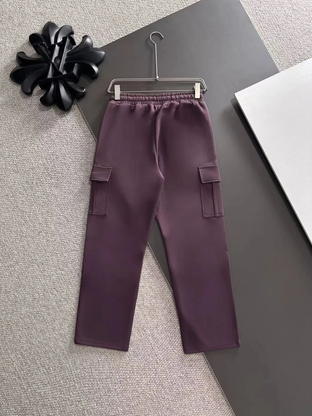 Shipped in 2-3 days P360 MONCLER/Mongolian Exclusive first release of 25ss autumn and winter new high-quality trousers Compare real-life details at will A perfect choice for autumn and winter, a must-have item. Sizes: M to 3XL (please state your height and weight when placing an order)