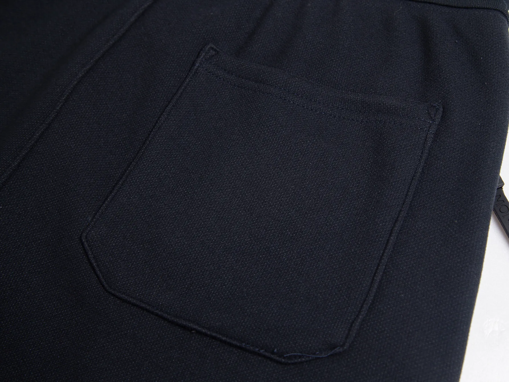 💰Coat 205, trousers 170, velvet style, popular recommendation for foreign trade orders - Moncler official website classic style, logo velvet and thickened casual jacket - Made of exclusive custom-made velvet and thickening, threaded in the same vat, custom-made accessories are complete, exclusive quality difference currency, welcome to compare -Color: black royal blue -Size: M L XL XXL
