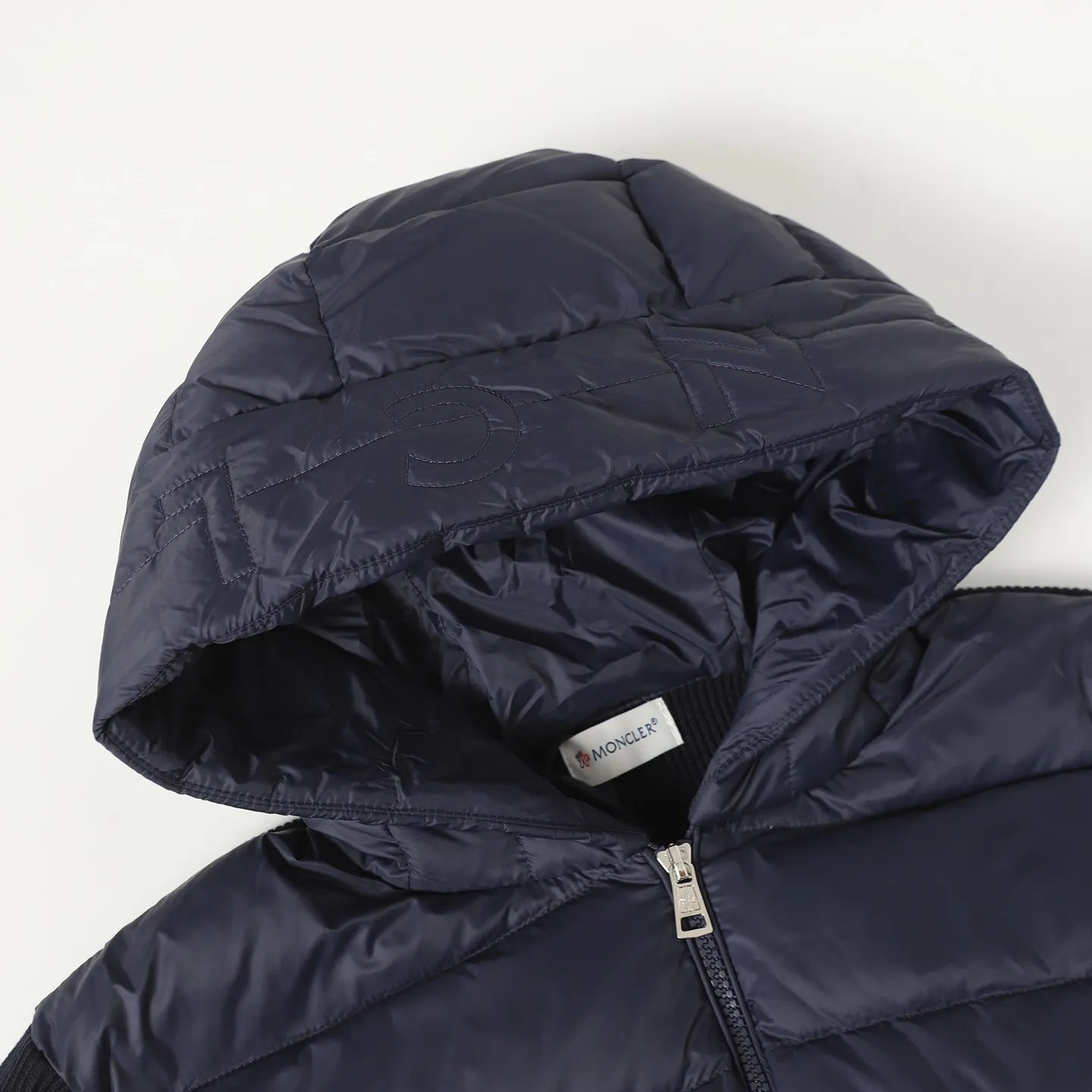 P680 MONCLER/Moncler autumn and winter men's padded wool zipper hooded letter knitted down jacket Made of wool Longue saison lining Longue saison front, filled with down Ribbed knit 12 needles Fine soft hood Zipper closure Pocket Logo quilting Logo patch Color: black/navy blue/green size: S/M/L/XL/XXL