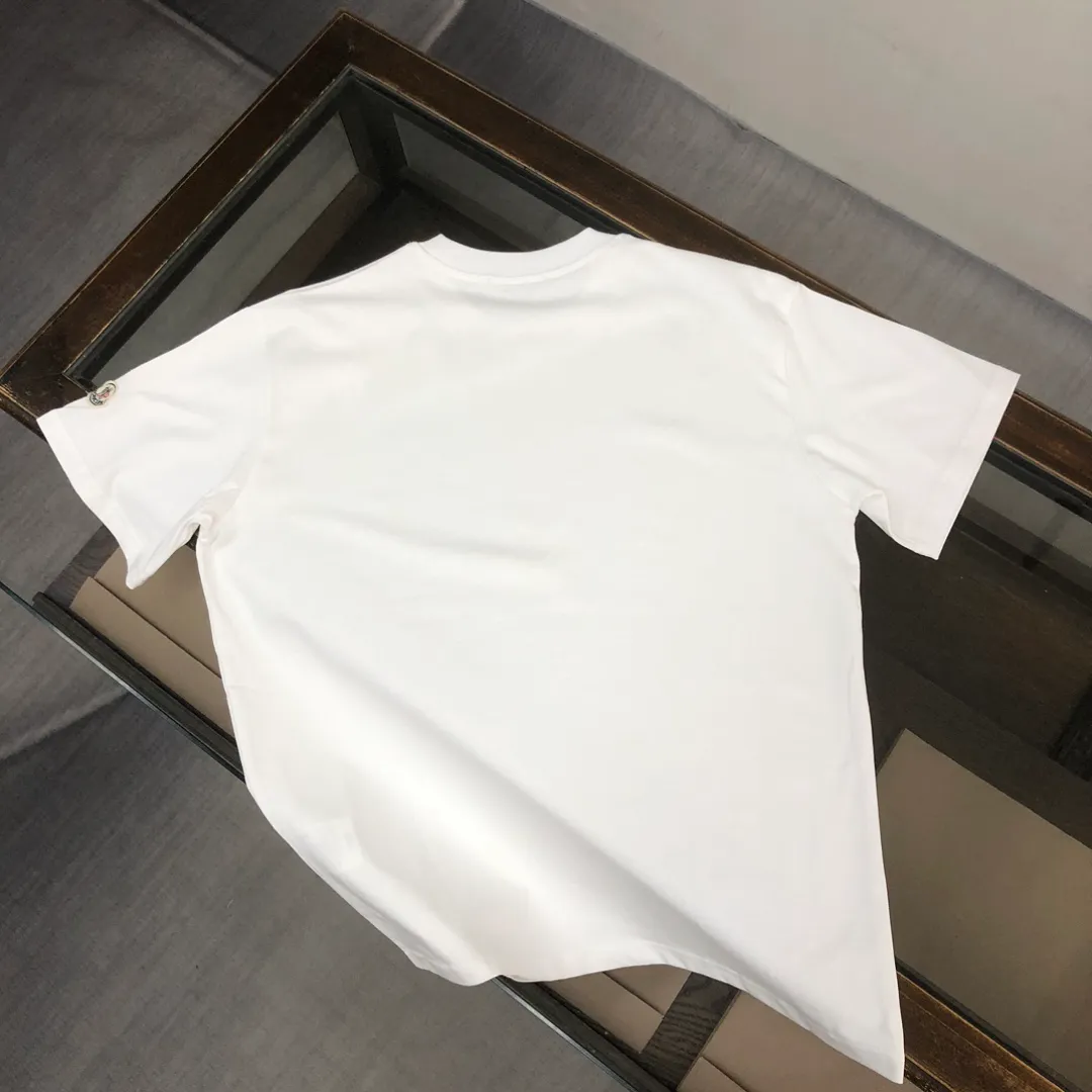 P160 🔥MONCLER The latest short-sleeved T-shirt for couples ~ Featured letter print design ~ The fabric upper body is comfortable and breathable, not stiff, slim cut, made of high-end custom-made pure cotton fabric! The upper body is comfortable and stylish, and it can be worn alone as an inner layer. It is a must-have for fashionistas! ! ! Color: black white Size: S～XL (loose version, please state your height and weight when placing an order)