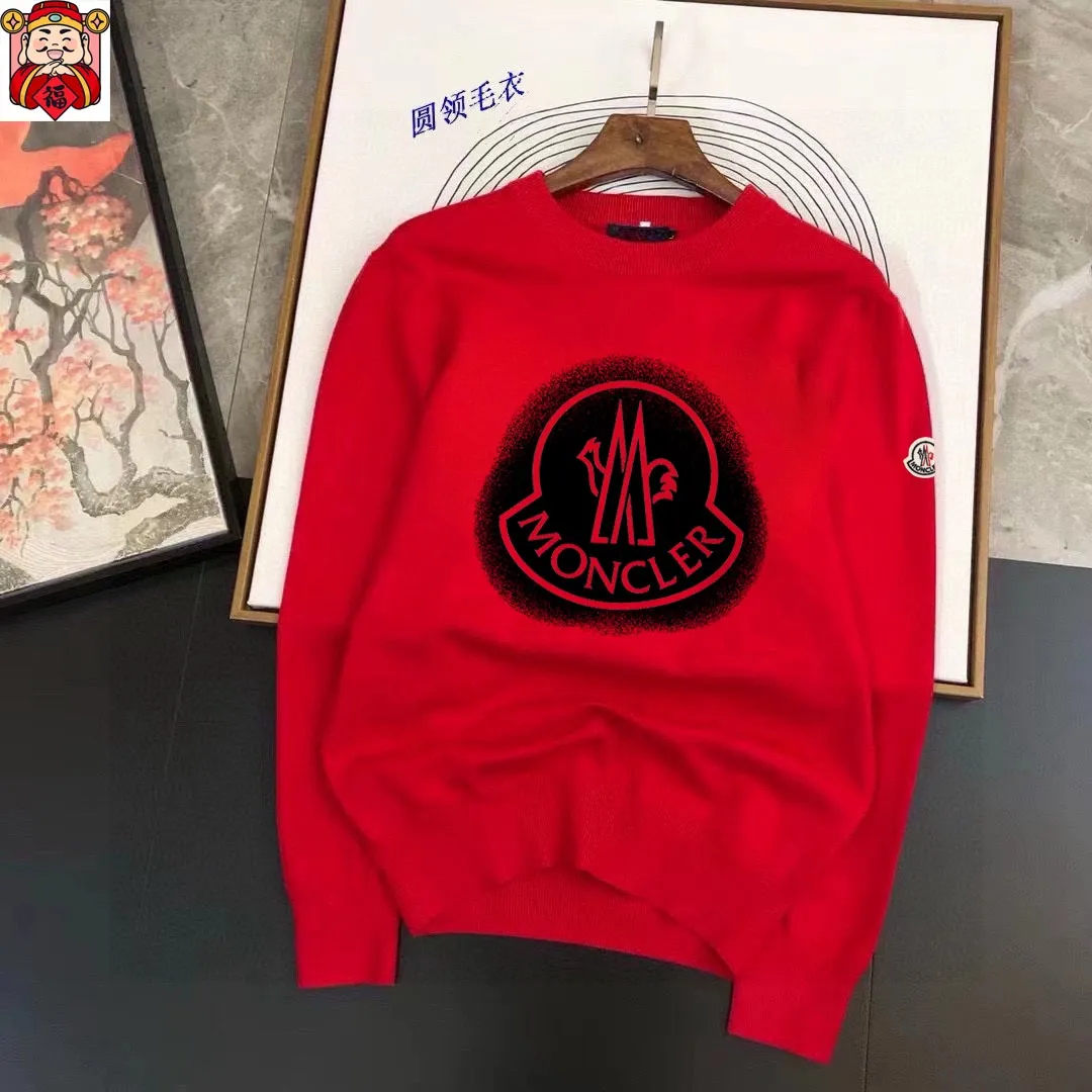 P220 MONCLER】Autumn and winter classic round neck pullover sweater, in full condition! ! ! Wool blended fabric, the latest model in 2025, golden ratio! ! Slim-fitting soft gold, versatile and practical item, the combination and practicality are extremely powerful, simple and elegant, and classy! To create your own style, it is highly recommended to buy it in two colors. The standard slim fit tailoring process is suitable for both young and old men. It is knitted from wool and will not cause any discomfort! While keeping warm, it is stylish, textured and wearable, and the classic logo with contrasting colors on the chest feels in place! ! Recommended for regular customers! ! Size M-3XL (maximum wear: 190 pounds)