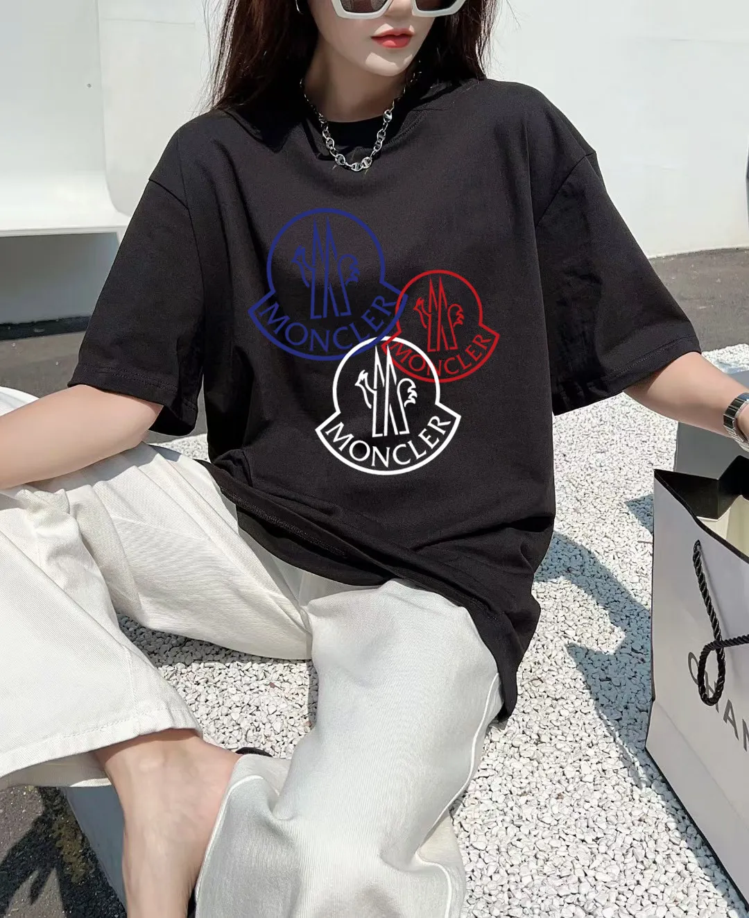 P140 [Moncler] 2025FW short-sleeved T-shirt LOGO printing, high-end 26s double yarn 300g fabric, heavy fabric, custom stretcher rib, same vat and dye, complete three standards, same style for men and women, color: black, white, size: S M L XL 2XL